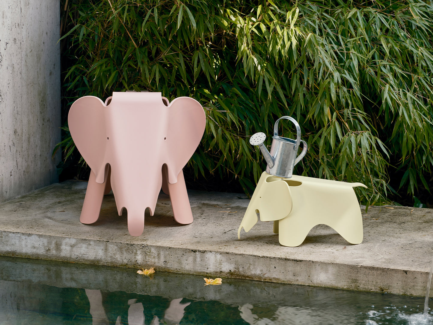 Eames Elephant RE (Small) by Vitra