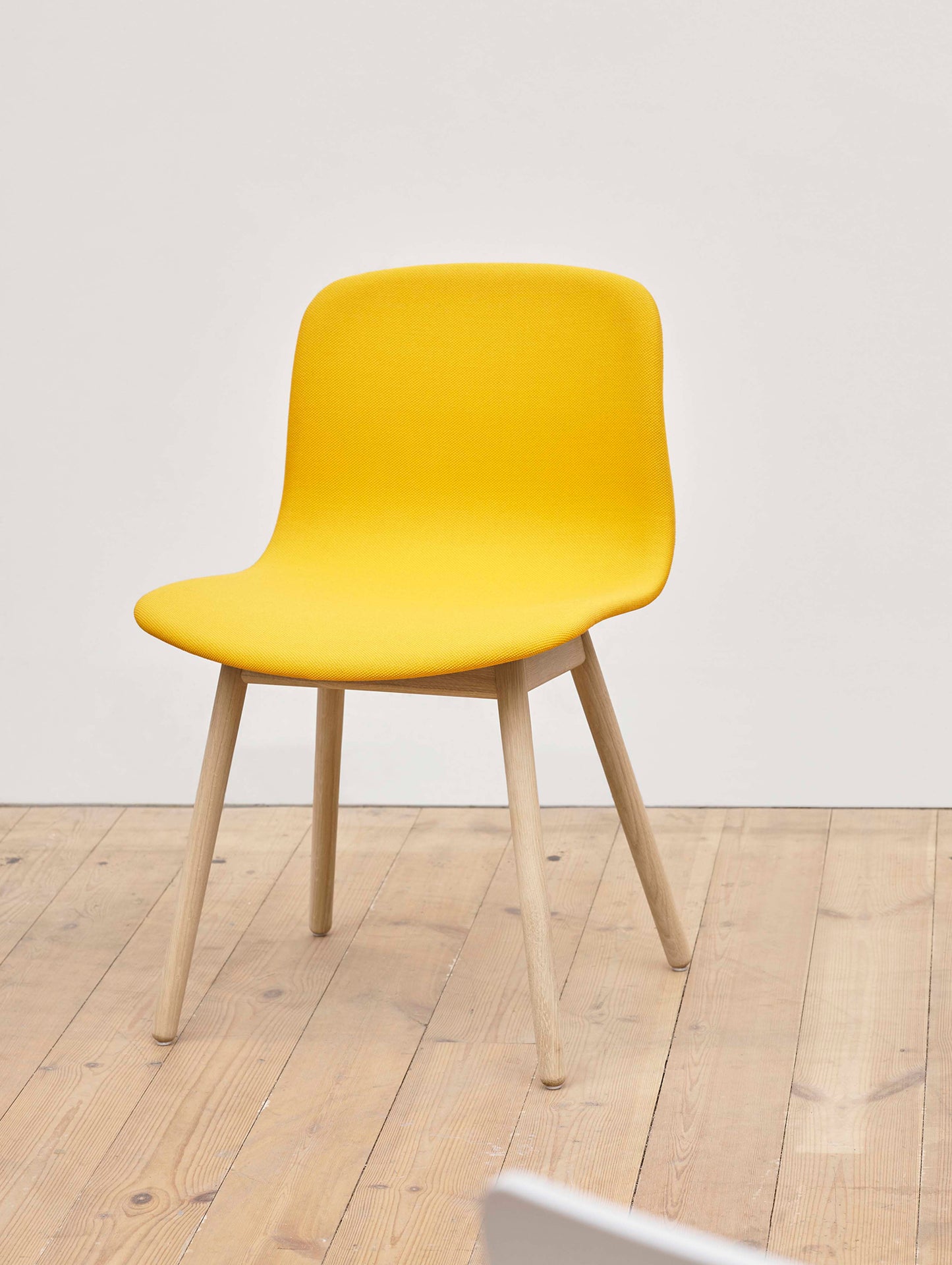About A Chair AAC 13 by HAY - Steelcut Trio 446 / Lacquered Oak Base