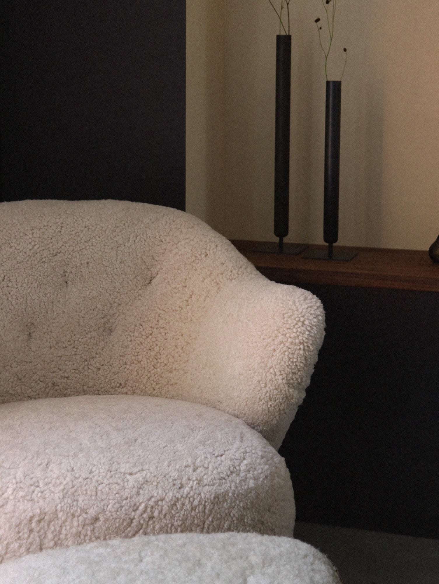 Ingeborg Lounge Chair by Audo Copenhagen - Natural Oak / Sheepskin Moonlight Ingeborg