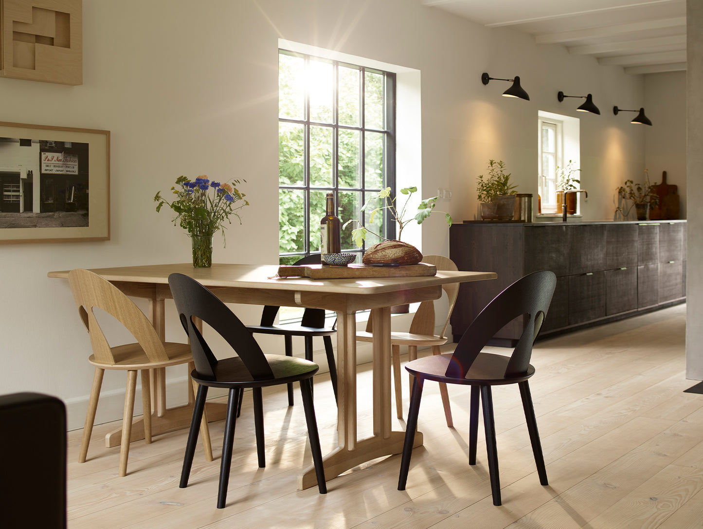 C64 Shaker Extendable Dining Table