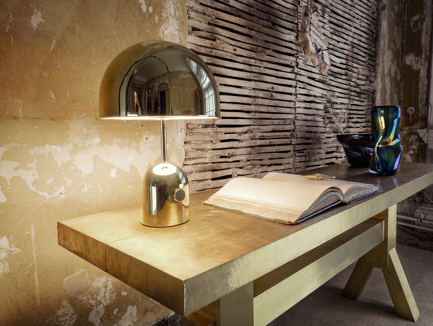Bell Table Lamp by Tom Dixon - Gold