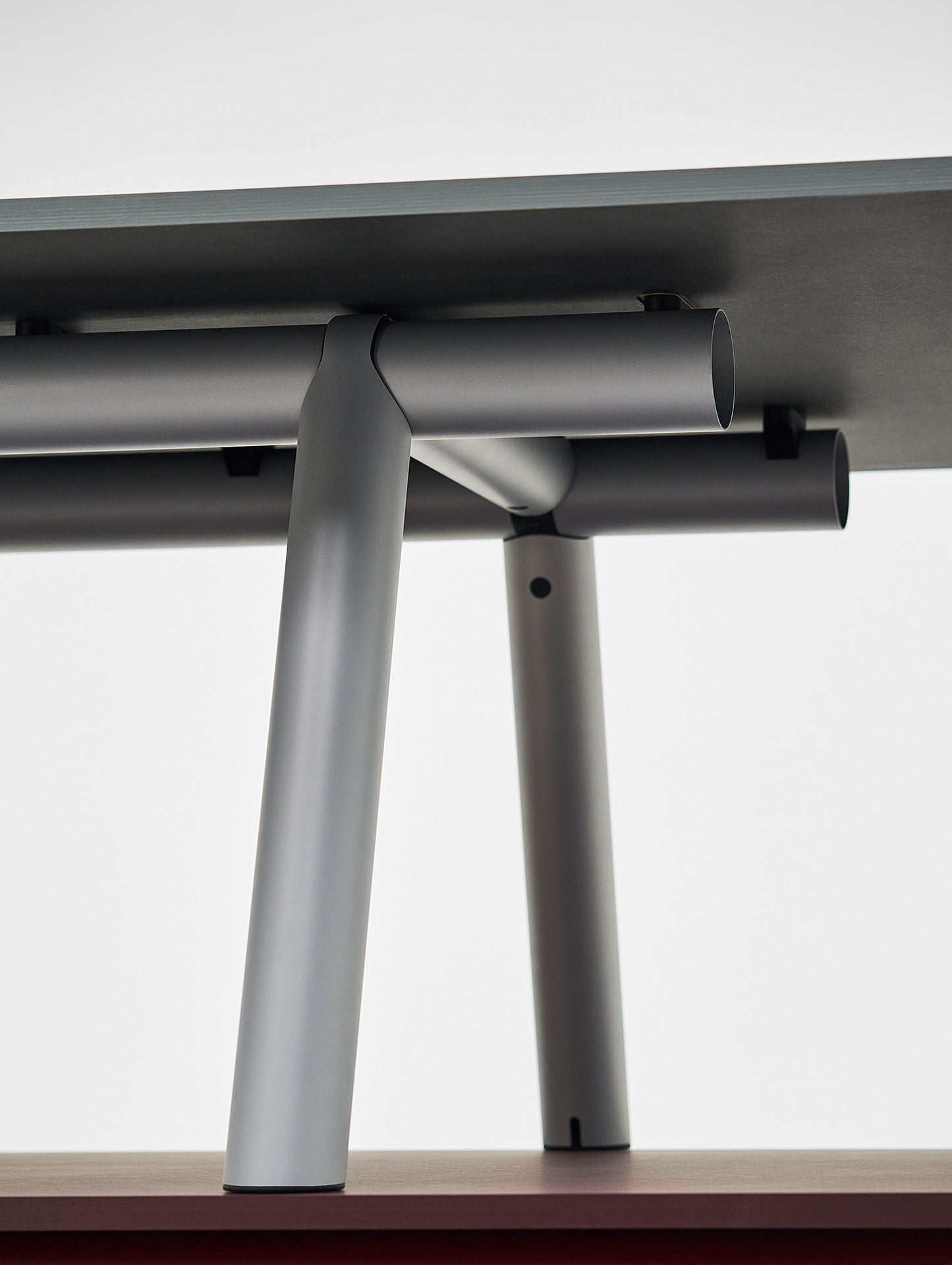 Boa Table (Laminate and Linoleum Tabletop)