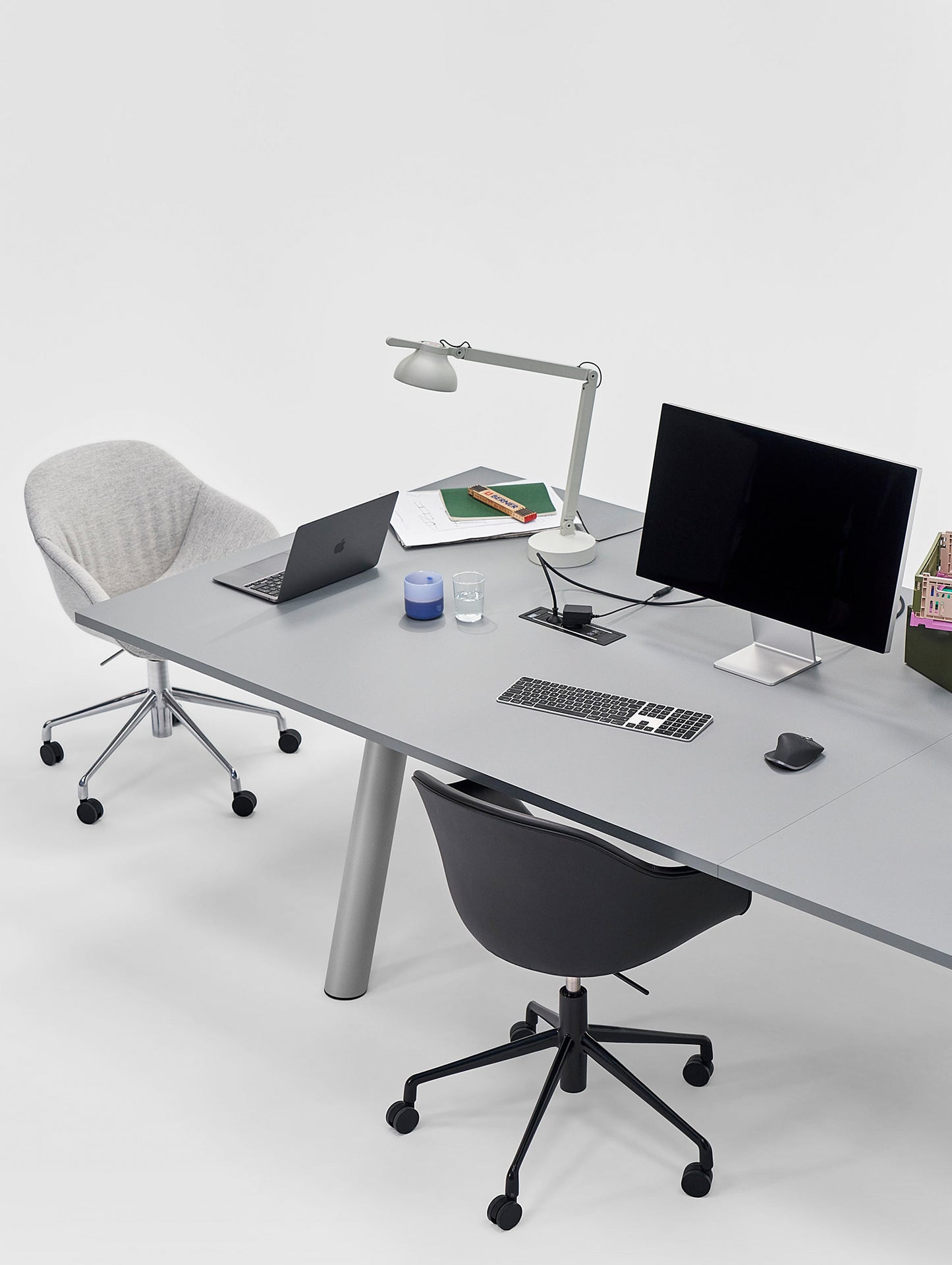Boa Table (Laminate and Linoleum Tabletop)