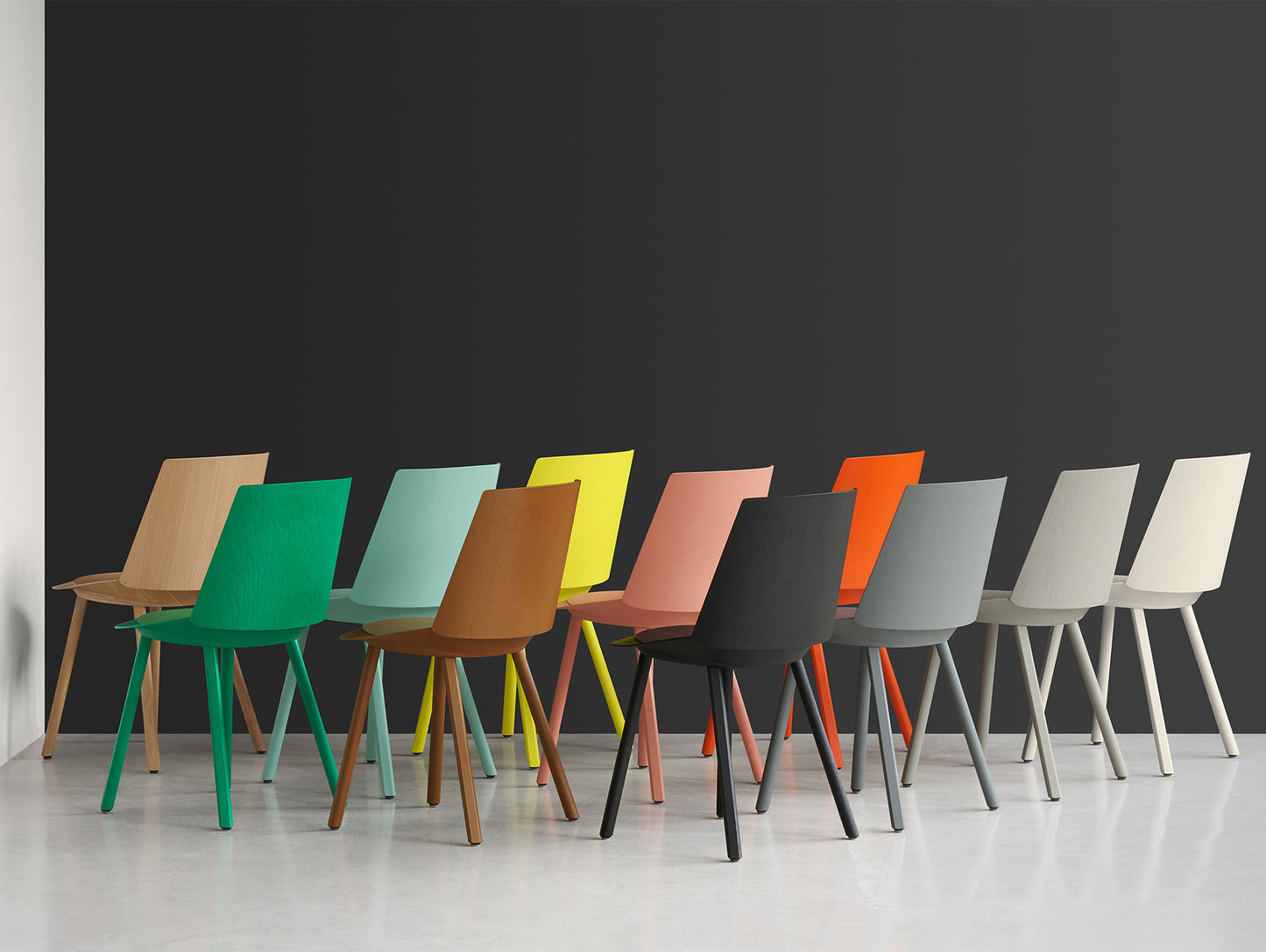 CH04 Houdini Chair by e15