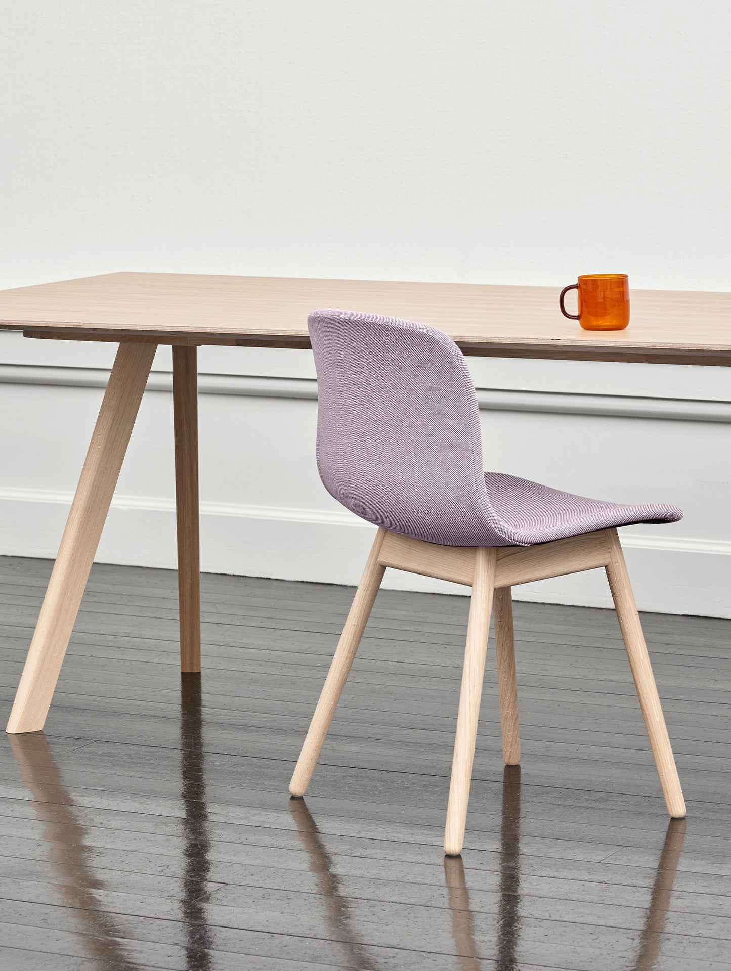 About A Chair AAC 13 by HAY - Steelcut Trio 806 / Lacquered Oak