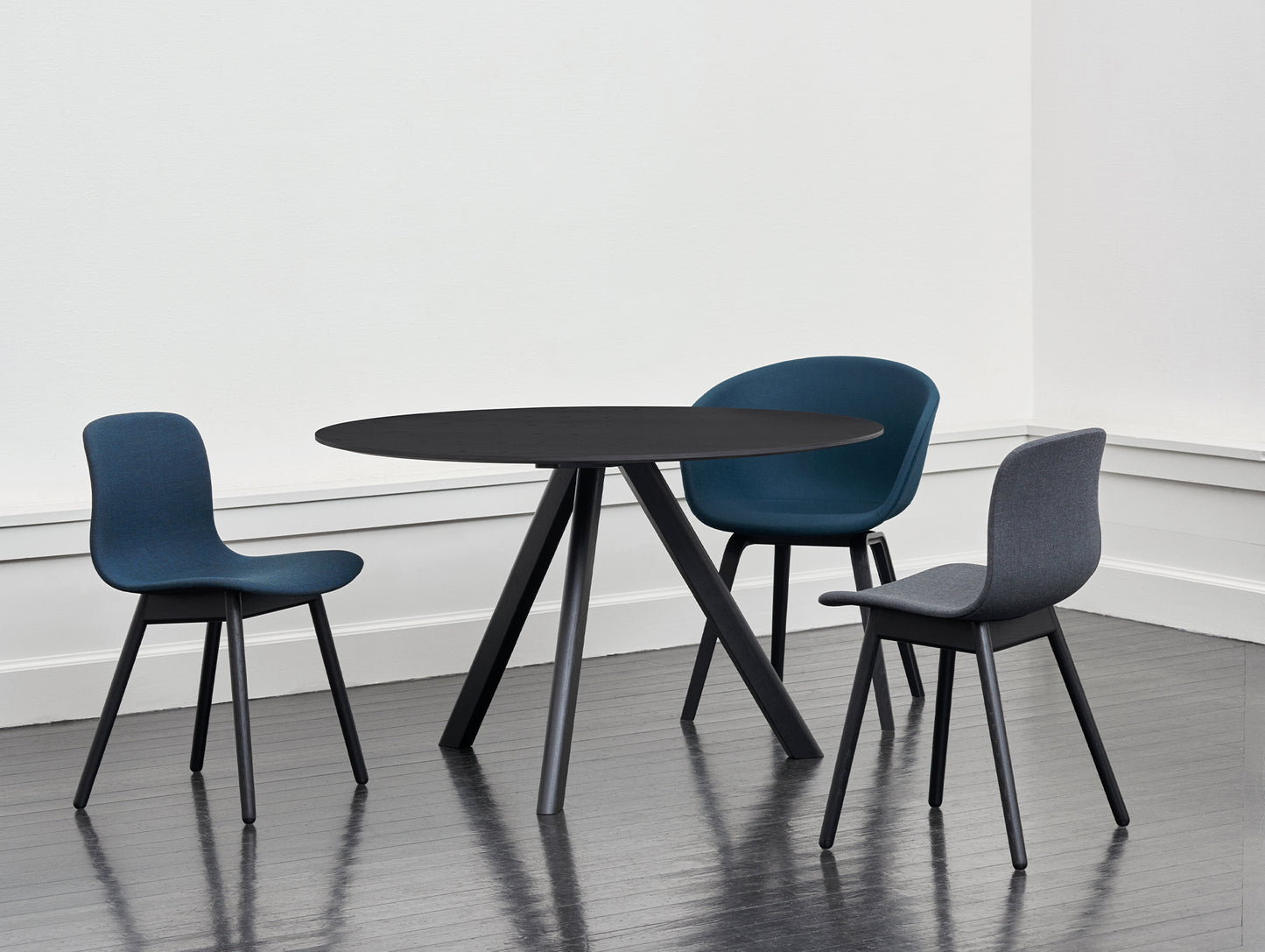 About A Chair AAC 13 by HAY