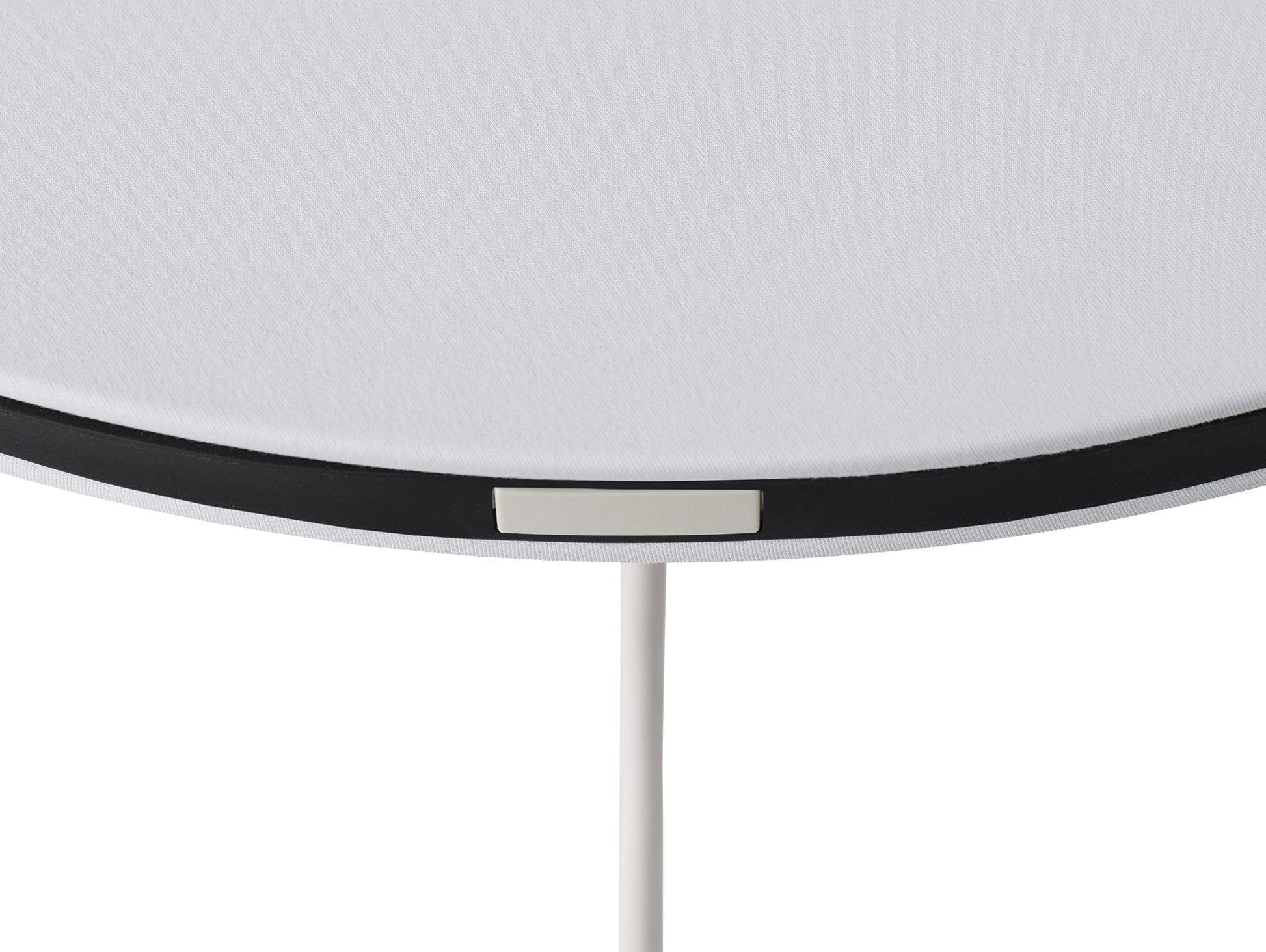 Calm Wall Lamp by Muuto - D50 cm / With an Inline Dimmer and Plug / White Shade / Black Edge