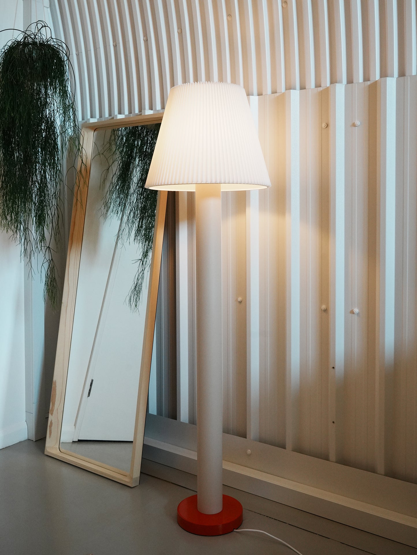 Cellu Floor Lamp / Sand / Ex-Display