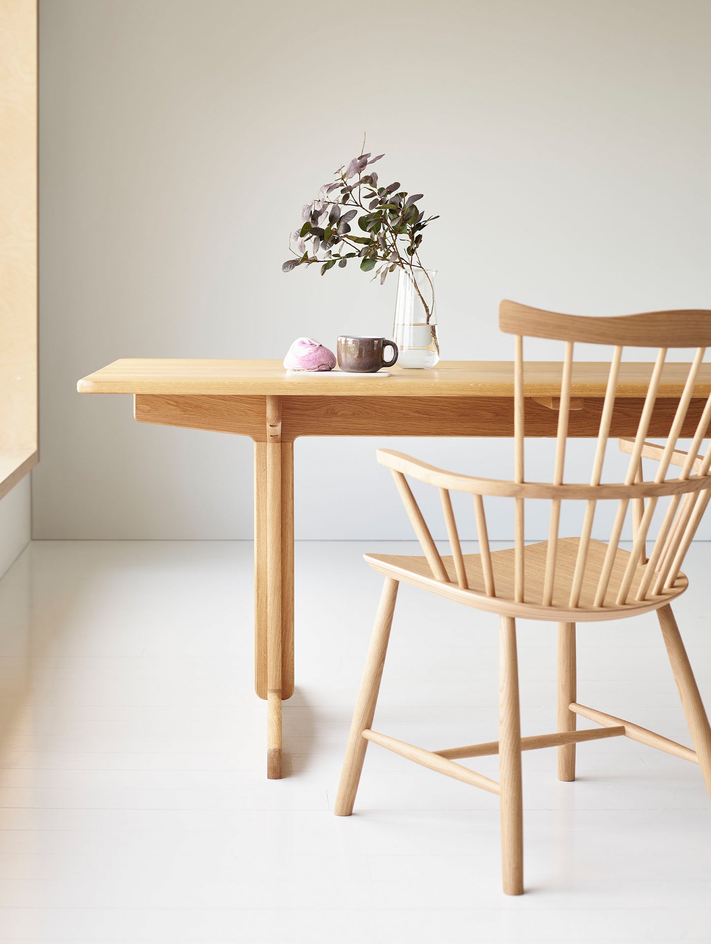 C64 Shaker Extendable Dining Table