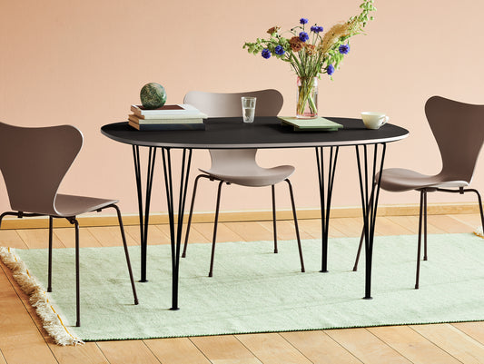 B611 / Black Laminate Tabletop / Black Steel Base