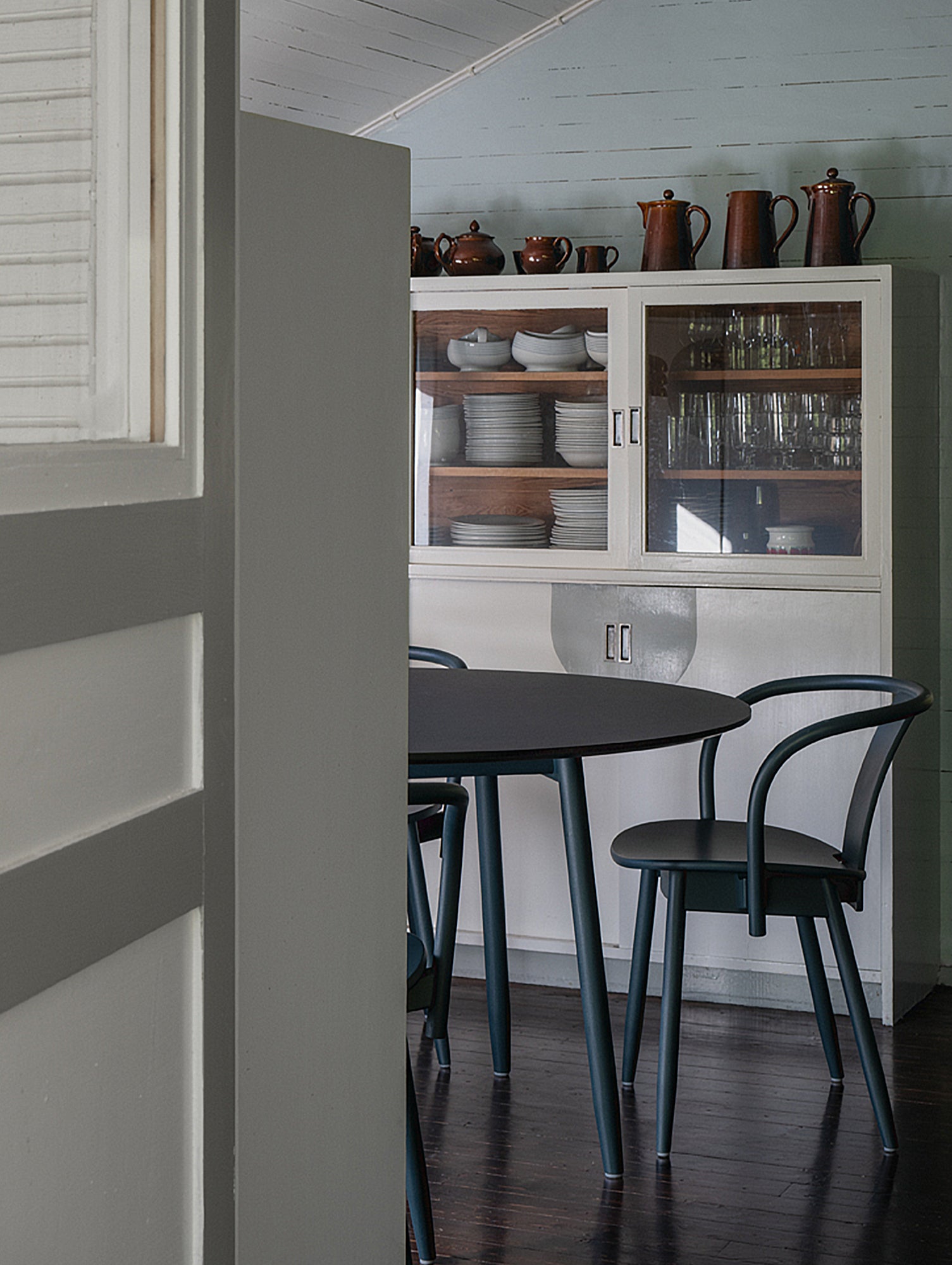 Icha Chair in Library Green Lacquered Beech by Massproductions