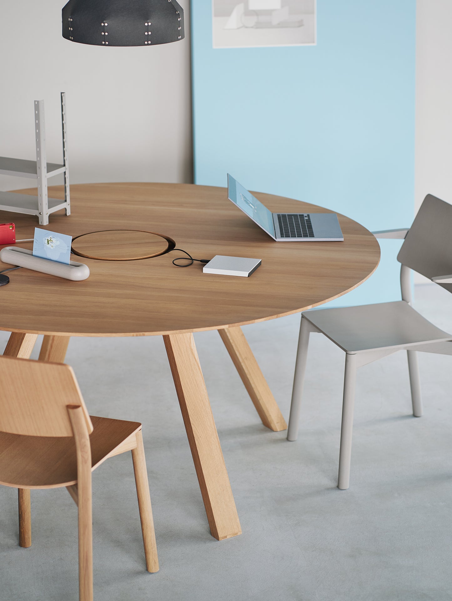 Spectrum Workstation Round