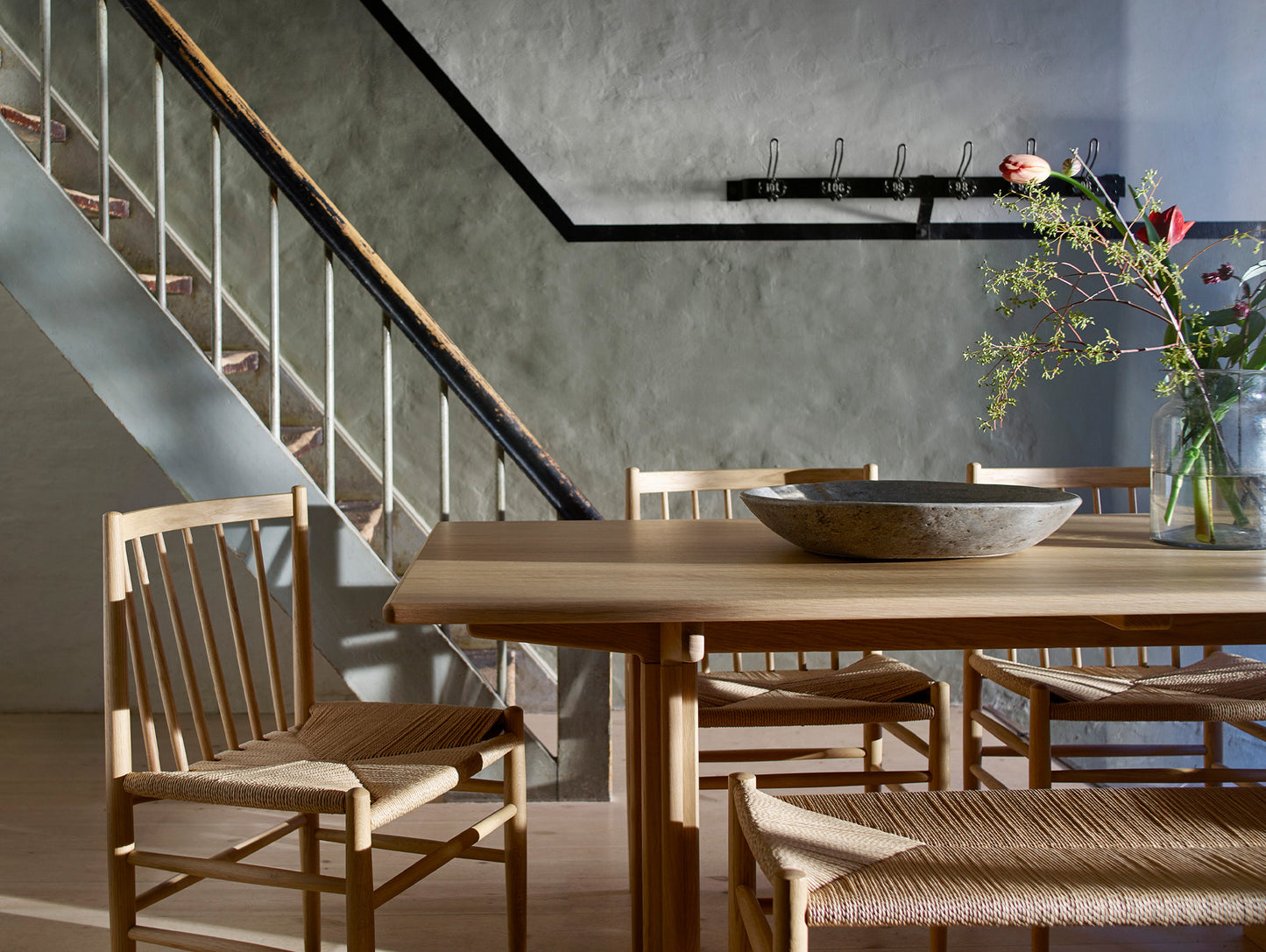 C64 Shaker Extendable Dining Table