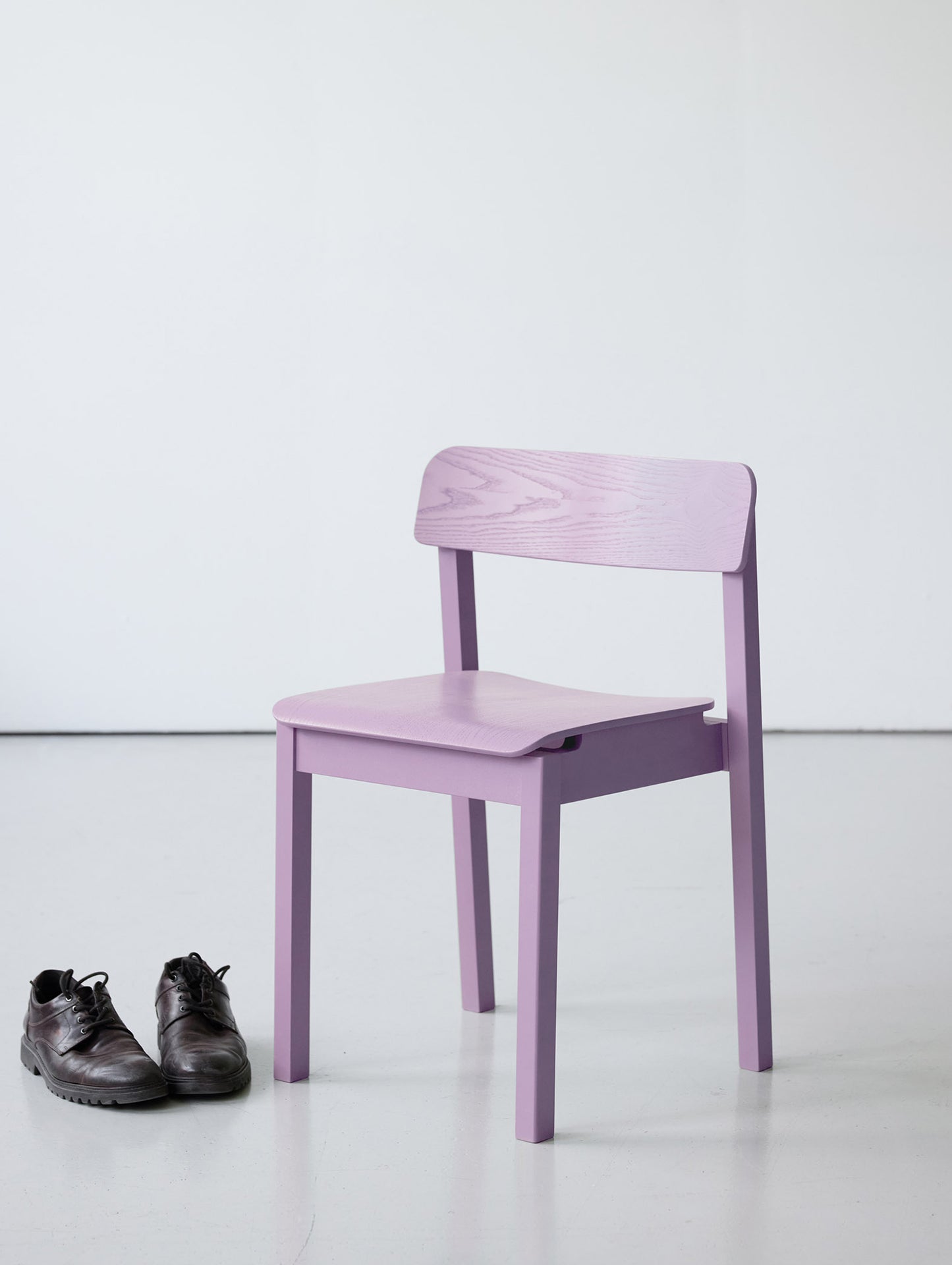 Everyday Chair by Moebe - Soft Lavender Lacquered Oak
