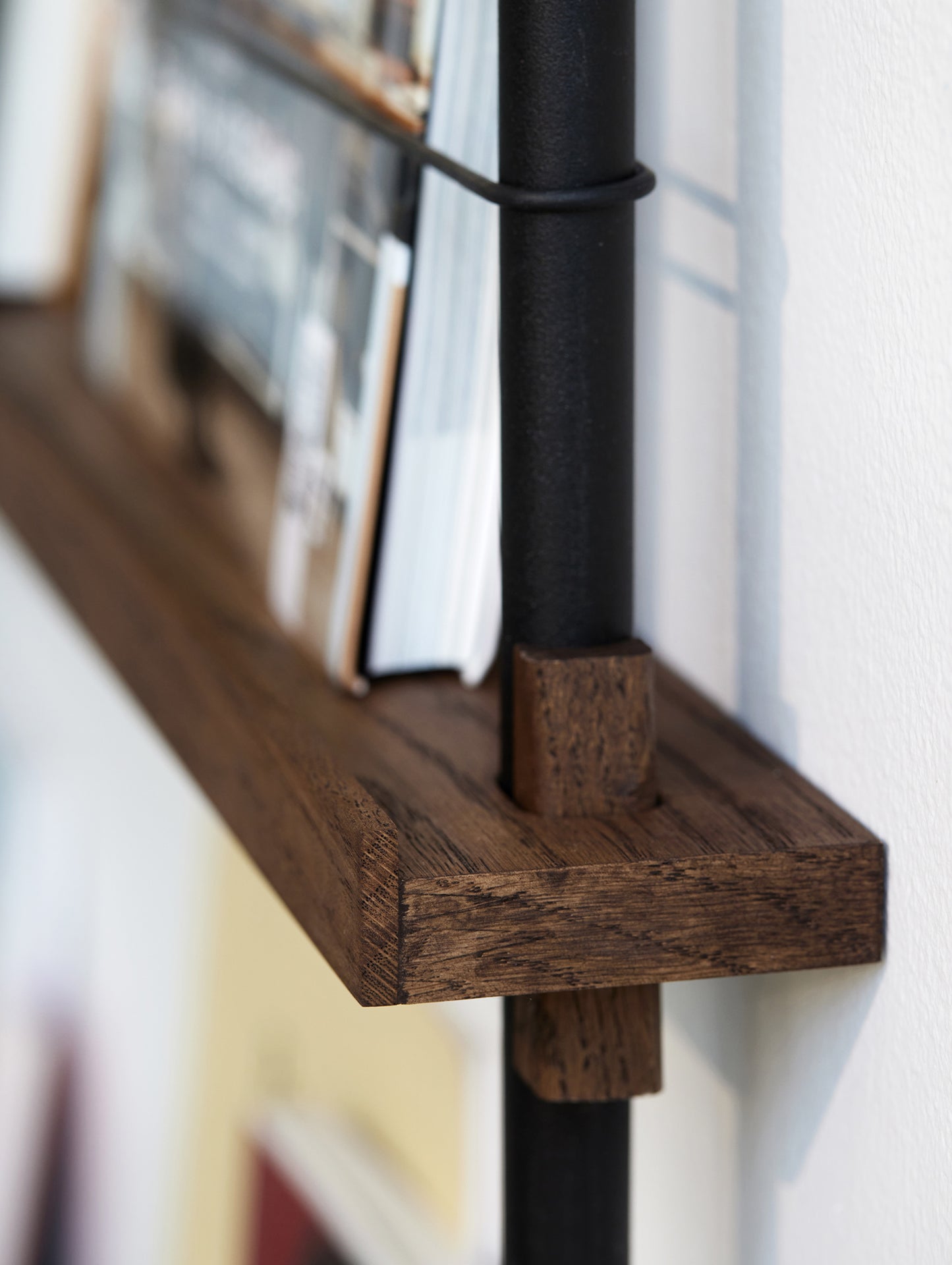 Magazine Shelving Sets (115 cm)