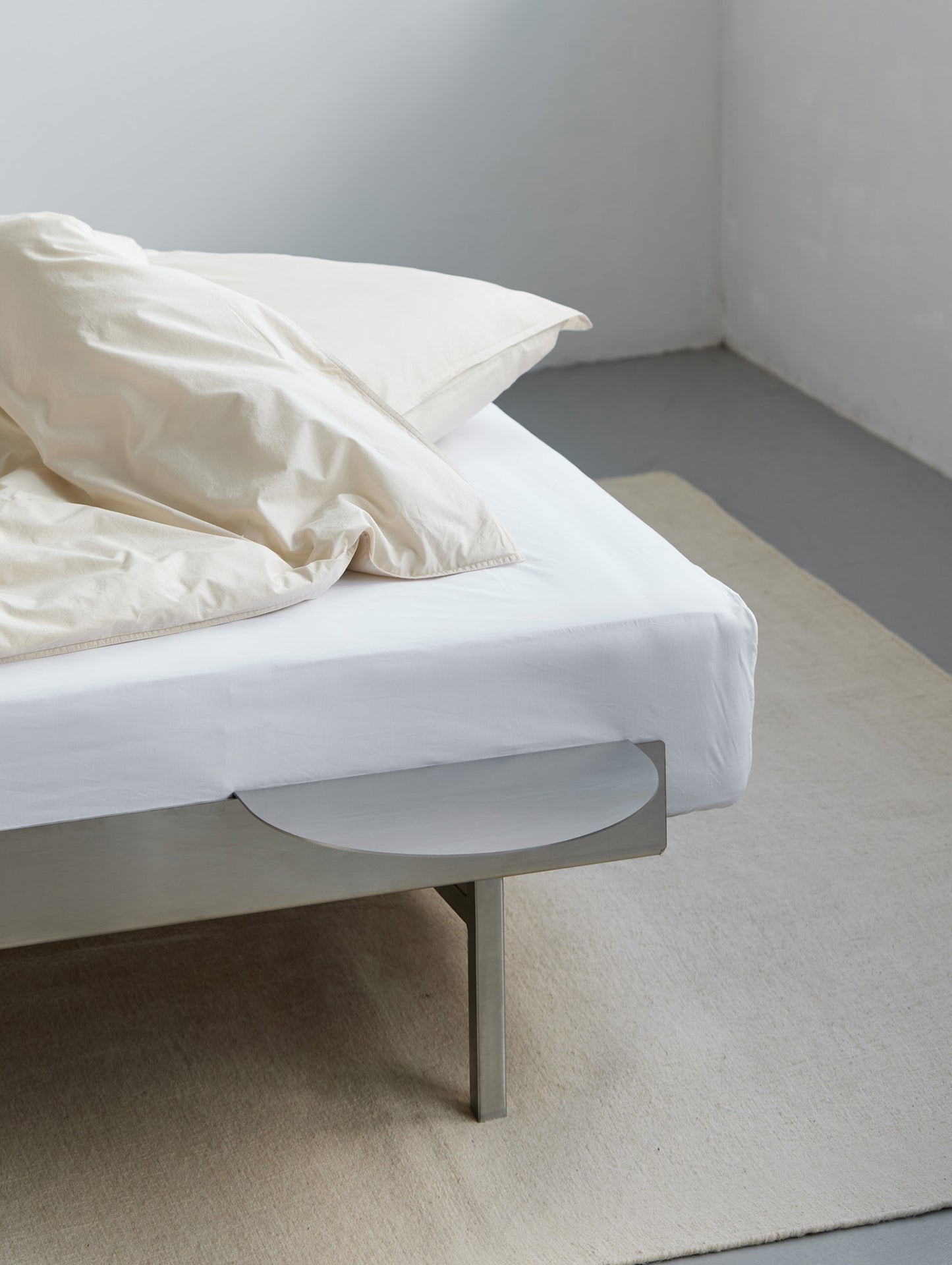 Bed 90 - 180 cm (High) - Stainless Steel by Moebe