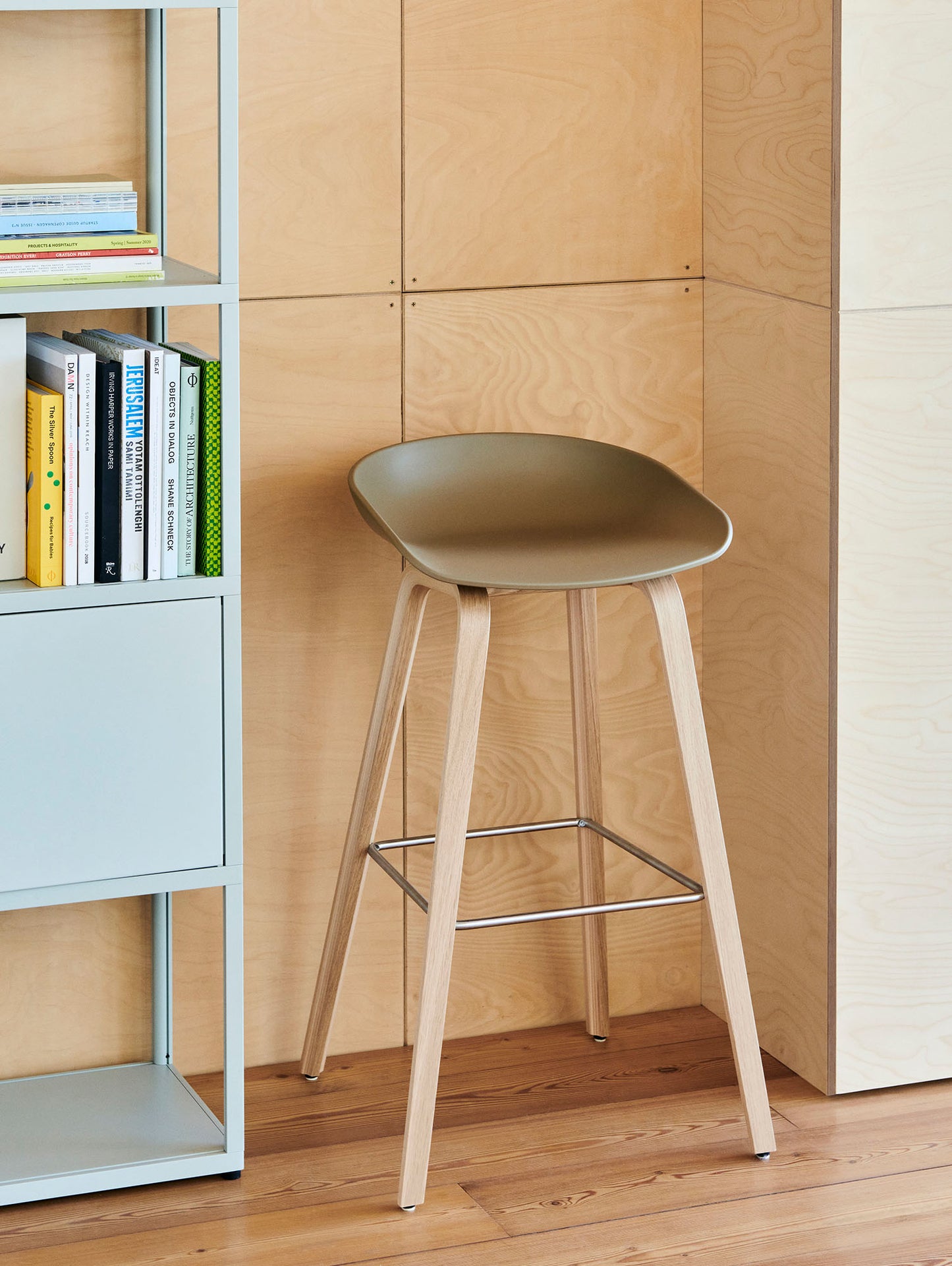 About A Stool AAS 32 by HAY - H 75 cm / Clay Shell / Lacquered Oak Base
