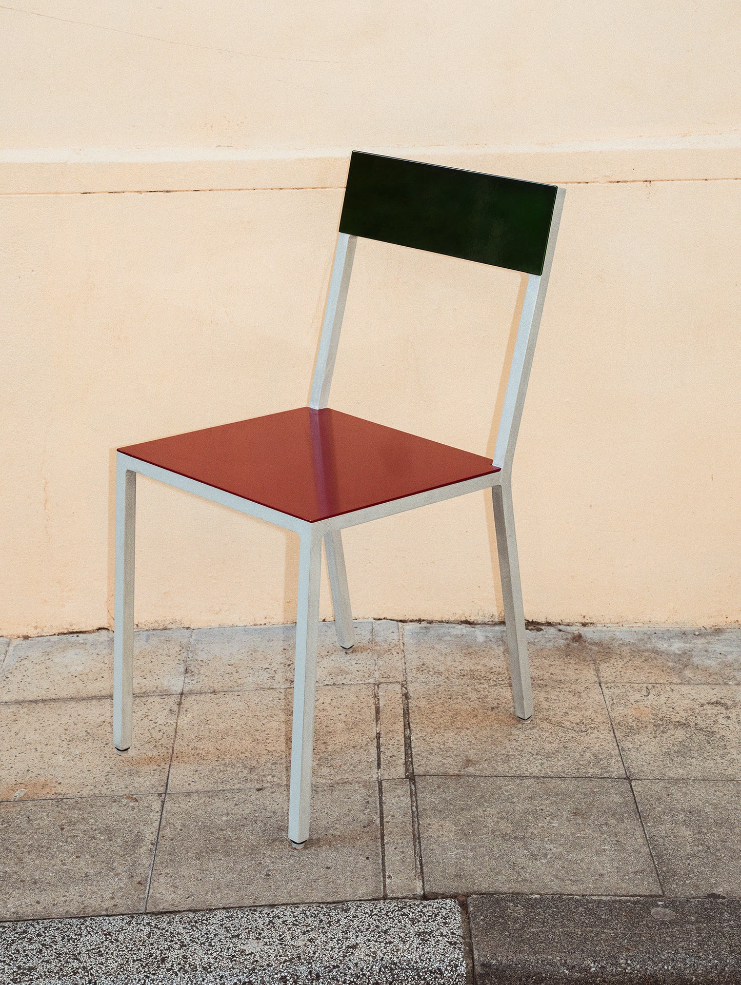 Alu Chair by Valerie Objects - Bordeaux Seat / Candy Green Back