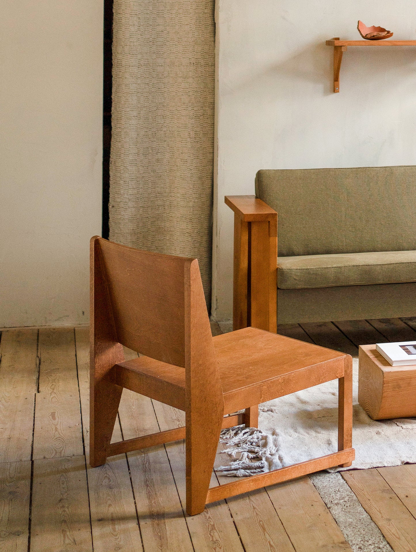 Easy Chair 01
