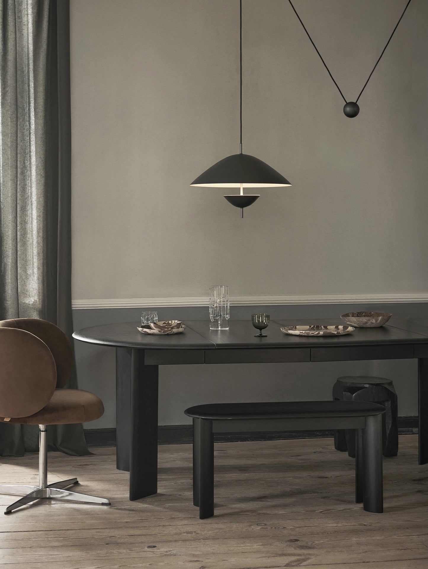 Bevel Extendable Table