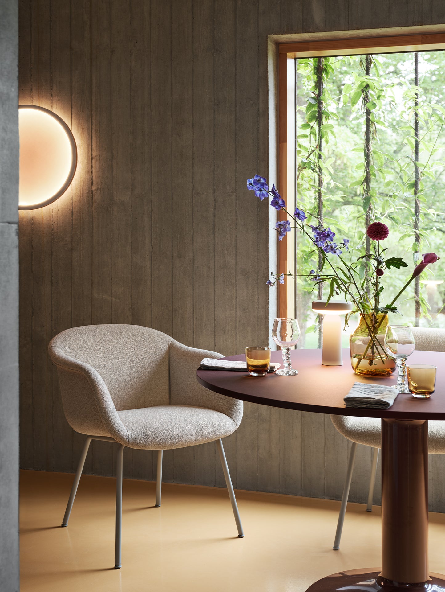 Midst Table