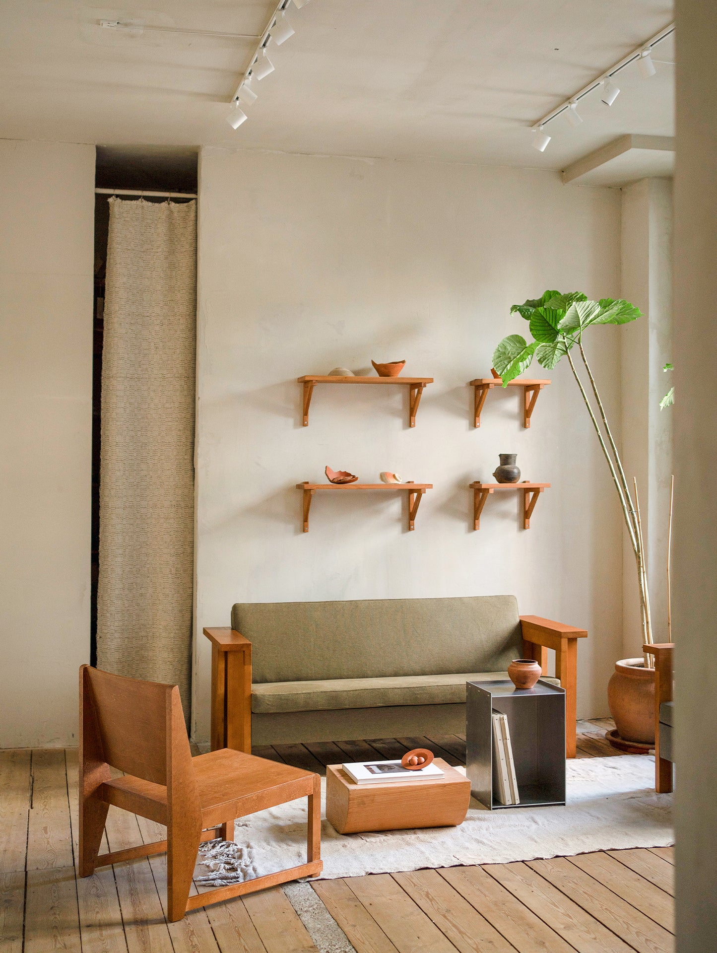 Easy Chair 01