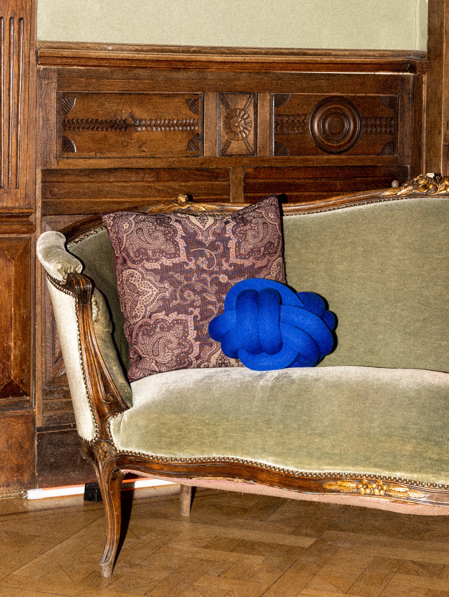Knot Cushion