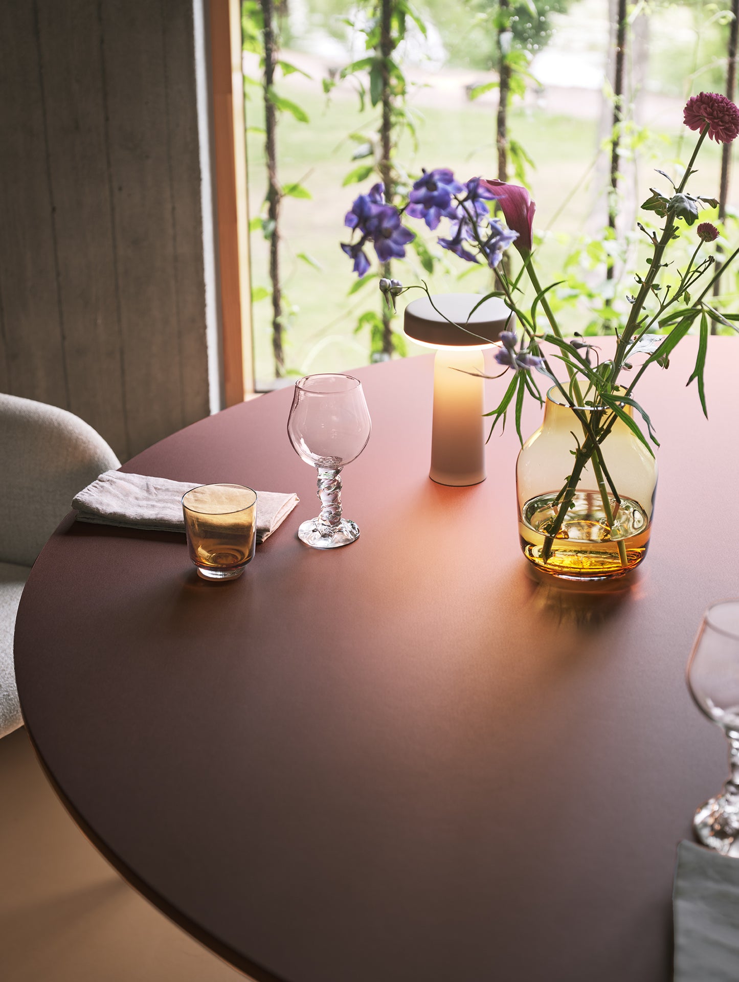 Midst Table
