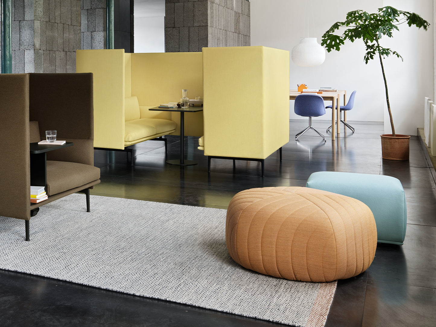 Echo Pouf by Muuto - Steelcut 820