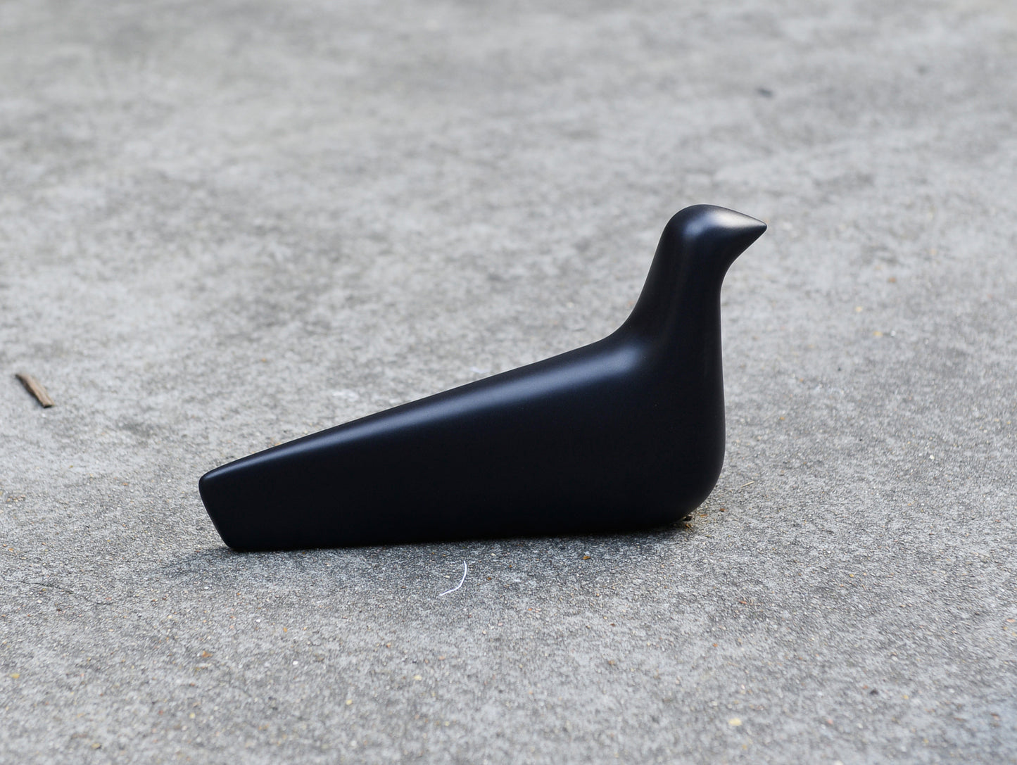 L'Oiseau Ceramic Bird by Vitra - Charcoal / Matt Finish