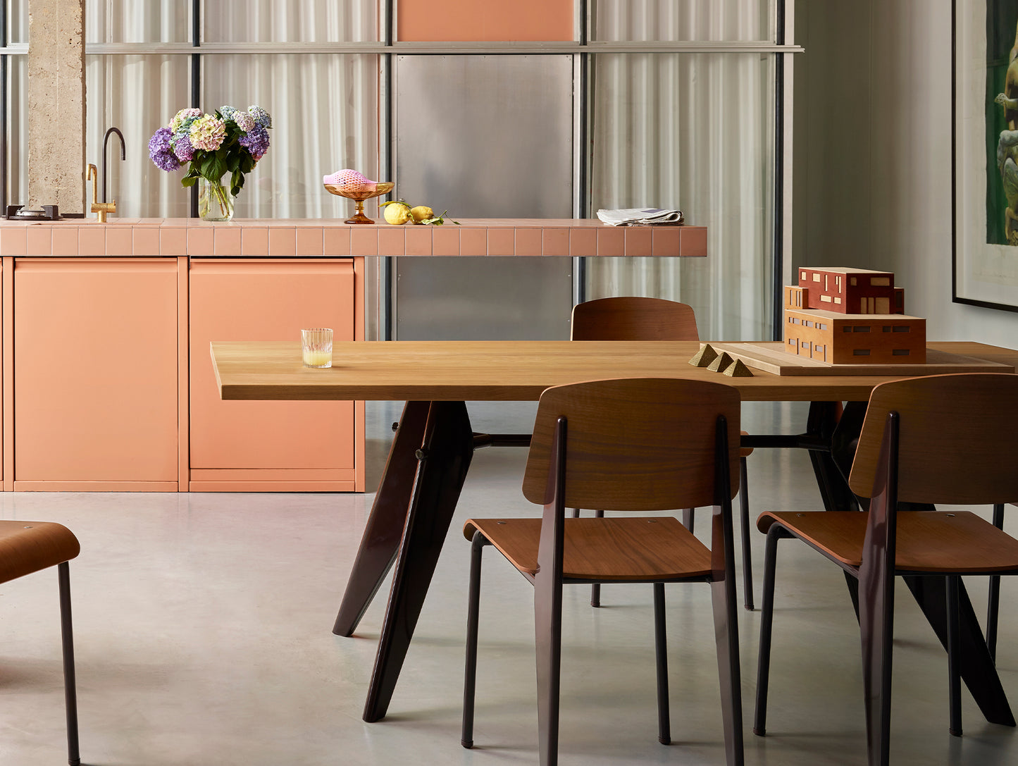 EM Table (Solid Oak Tabletop) by Vitra - Length 200 cm / Solid Oak Tabletop / Deep Black Base