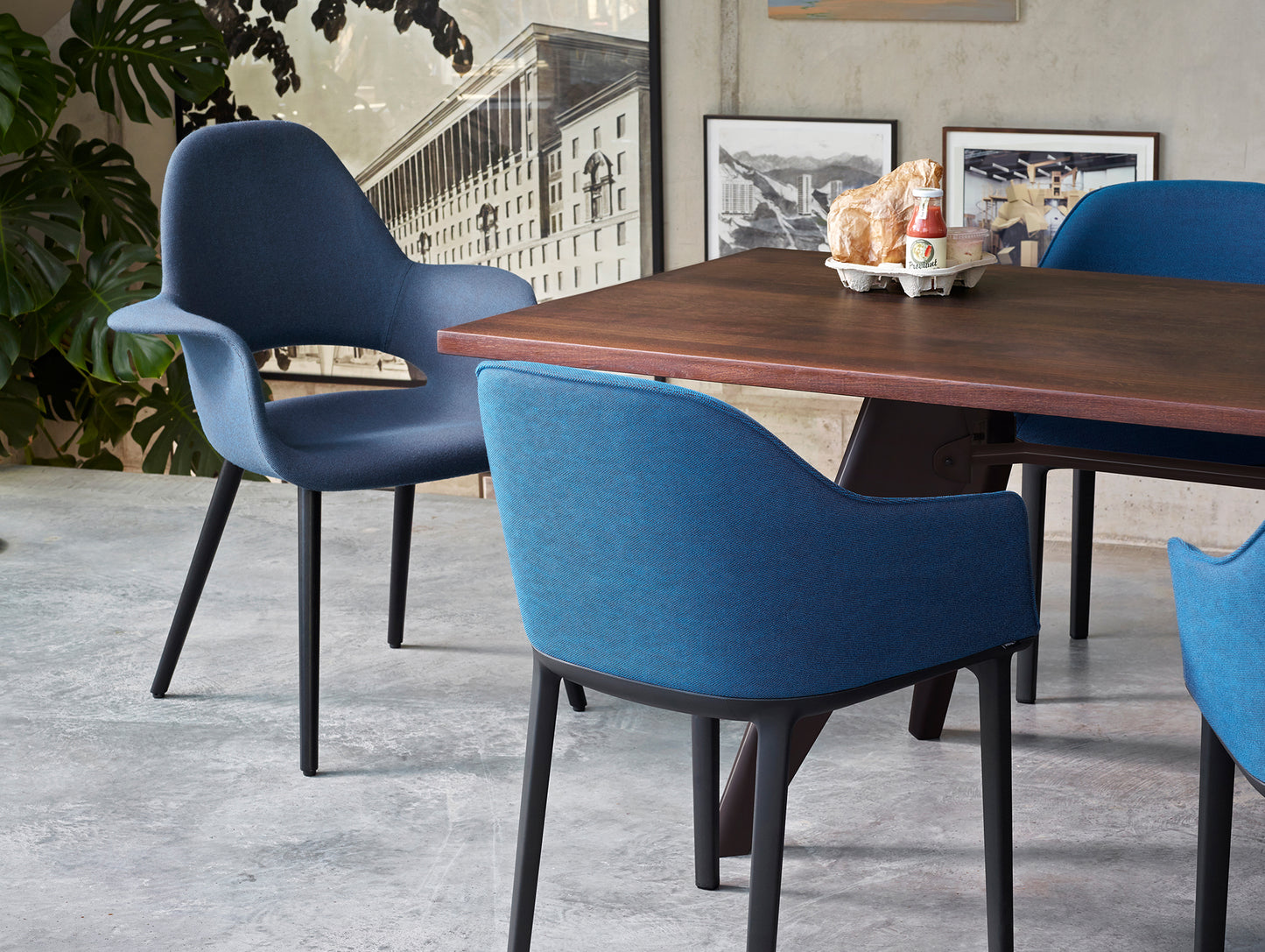 EM Table (Solid Oak Tabletop) by Vitra - Length 200 cm / American Walnut Tabletop / Deep Black Base