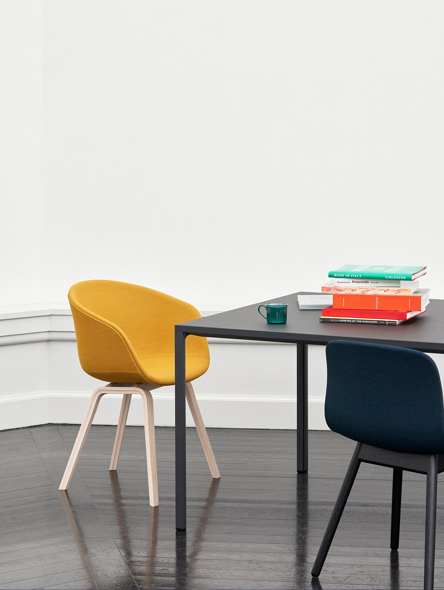 About A Chair AAC 23 by HAY - Steelcut Trio 453 / Lacquered Oak Base