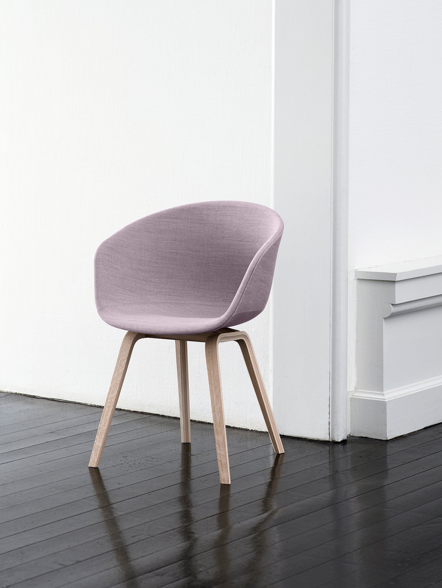 About A Chair AAC 23 by HAY - Steelcut Trio 806 / Lacquered Oak Base