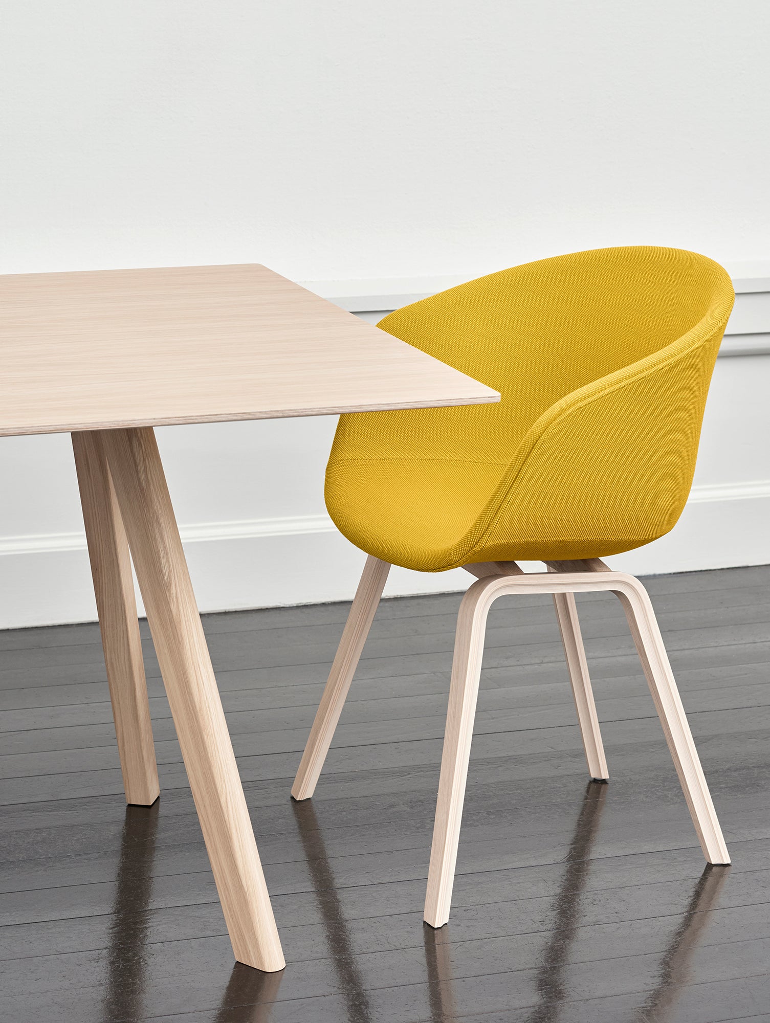 About A Chair AAC 23 by HAY - Steelcut Trio 446 / Lacquered Oak Base