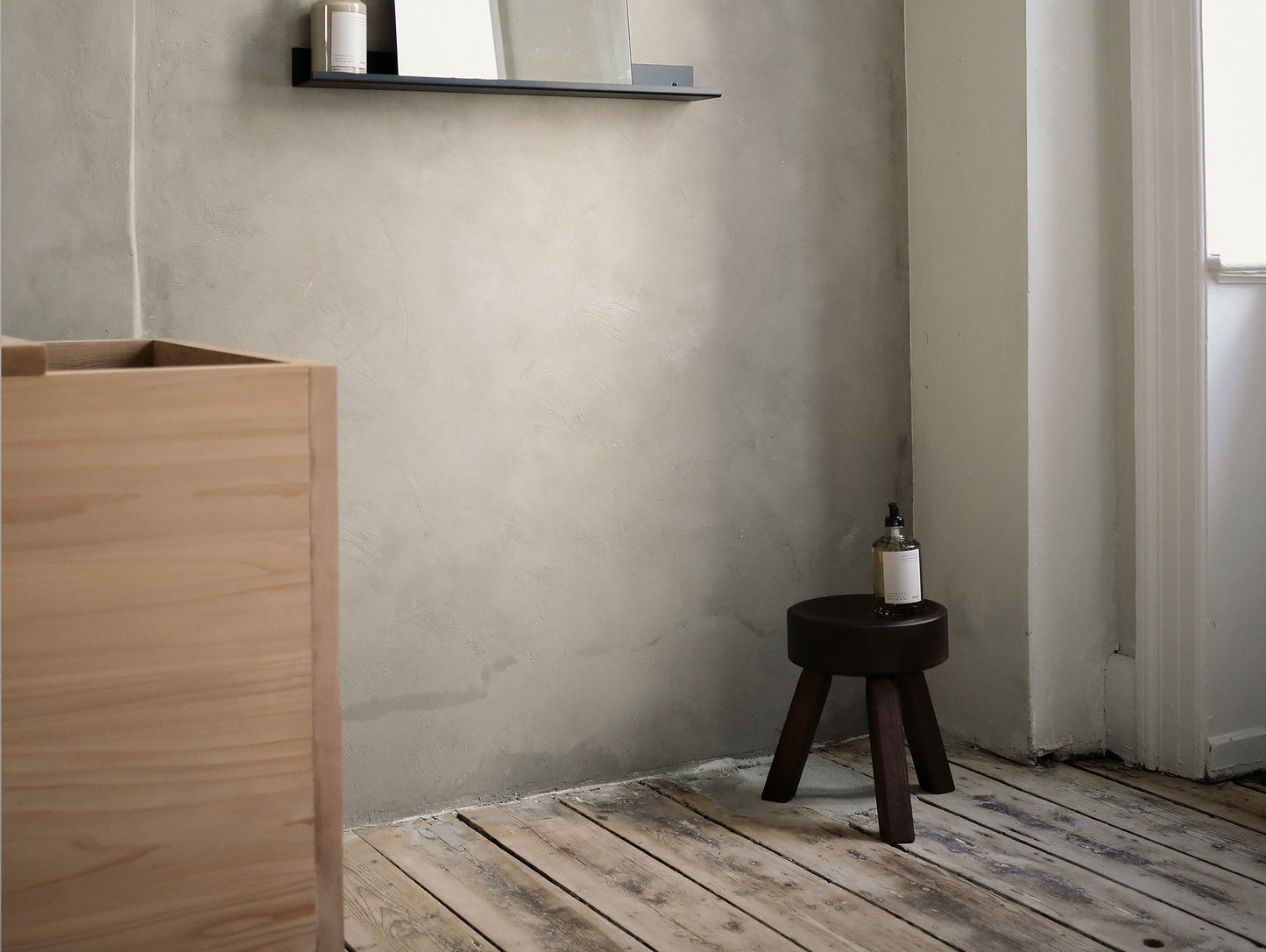 Frama AML Stool - Dark Oiled Pine
