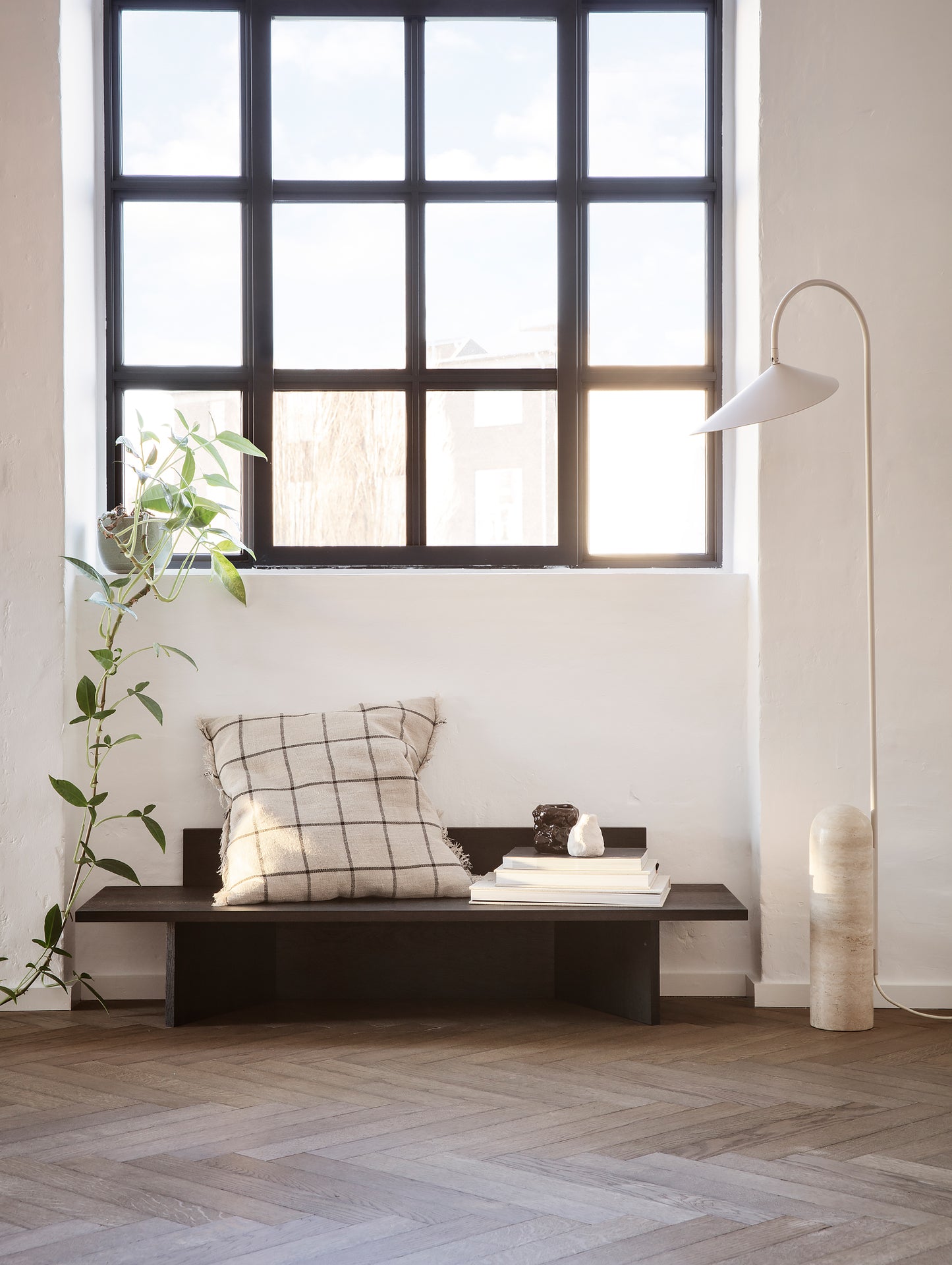 Arum Floor Lamp