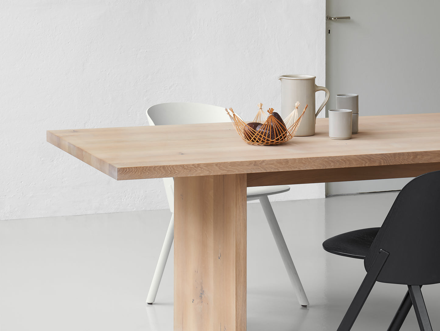 Ashida Dining Table