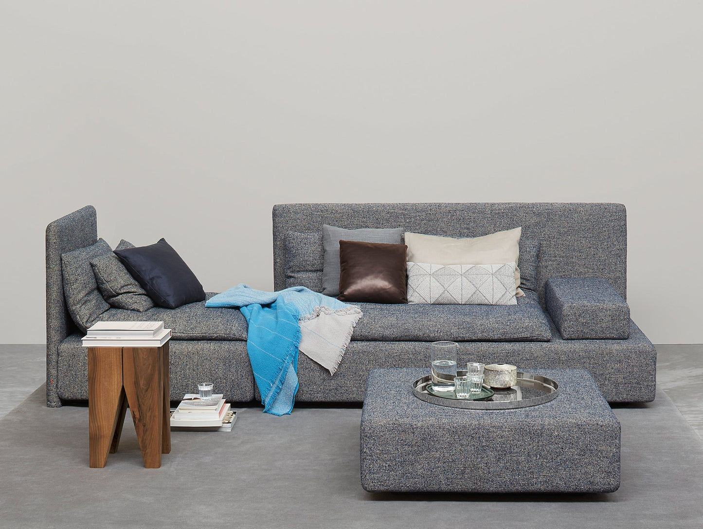 Backenzahn Side Table