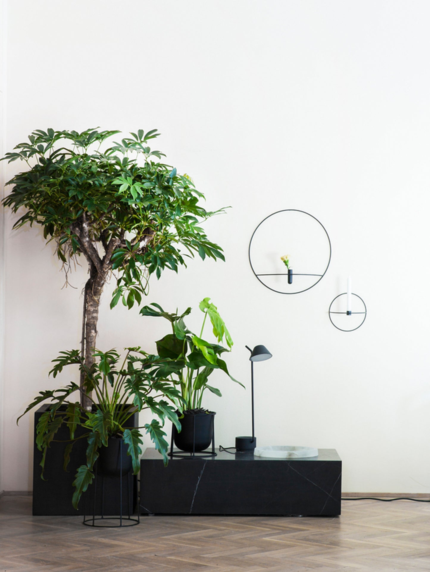 Marble Plinth Low - Nero Marble - by Menu
