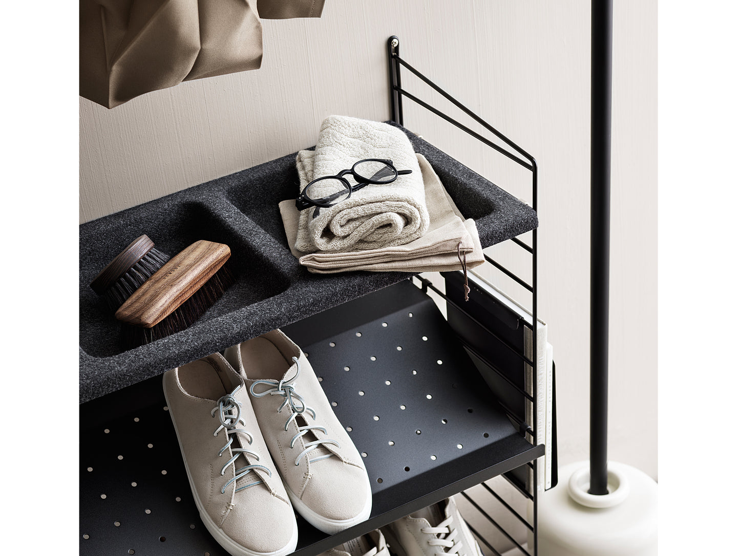 String System Felt Bowl Shelf