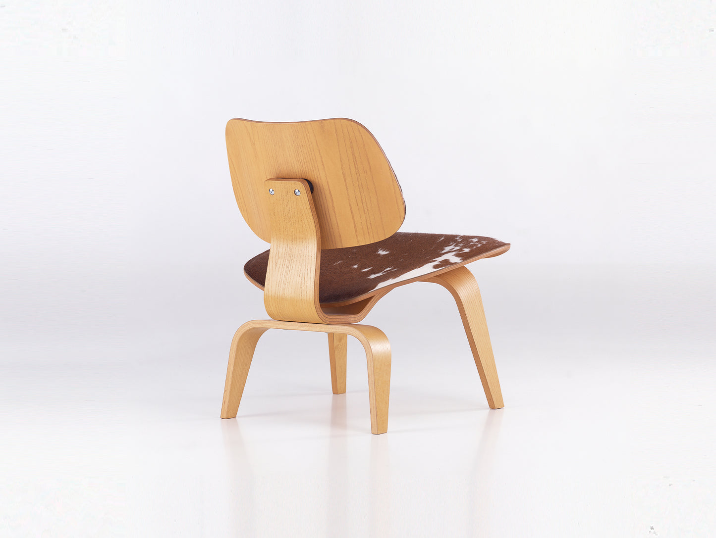 Eames Lounge Chair Wood (LCW) by Vitra - Clear Lacquered Ash / Brown and White Calfskin