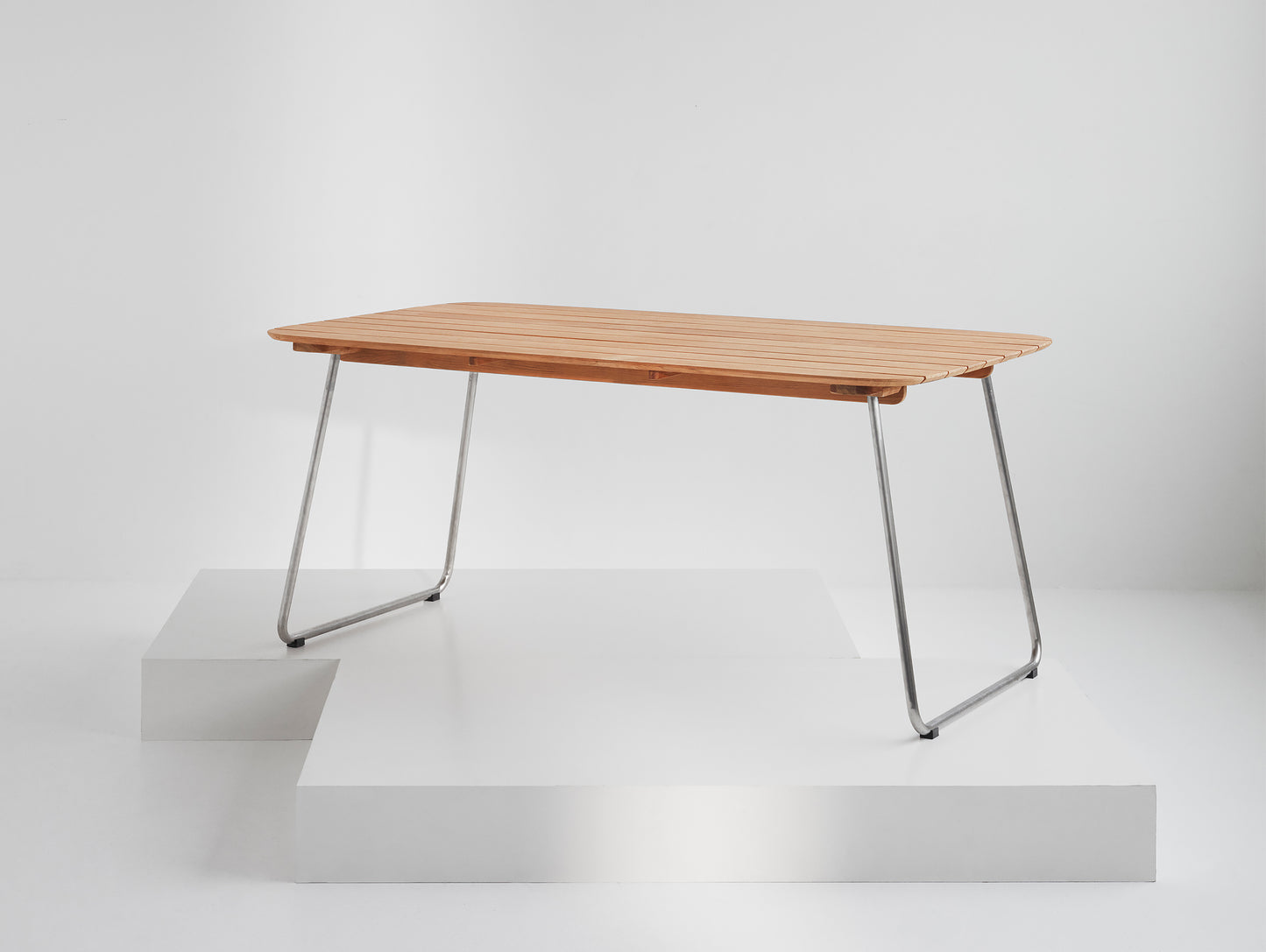 Lilium Table by Skagerak