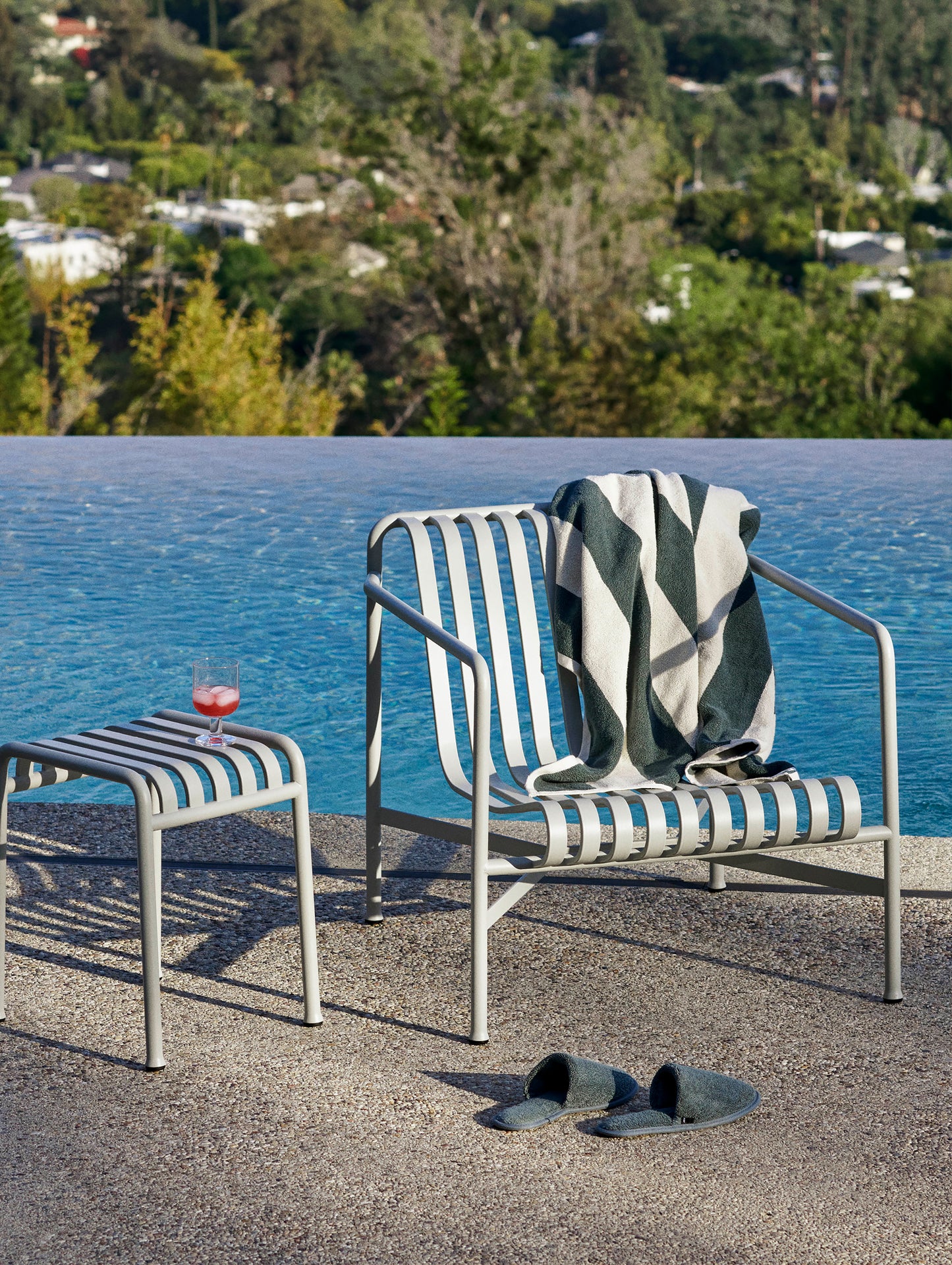 Palissade Lounge Chair Low in Sky Grey