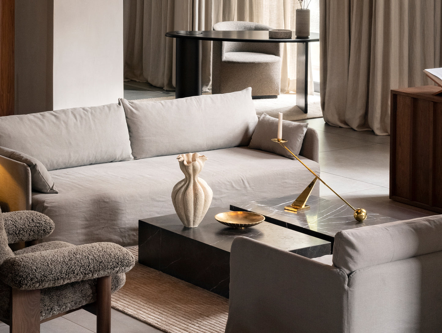 Marble Plinth Low - Nero Marble - by Menu