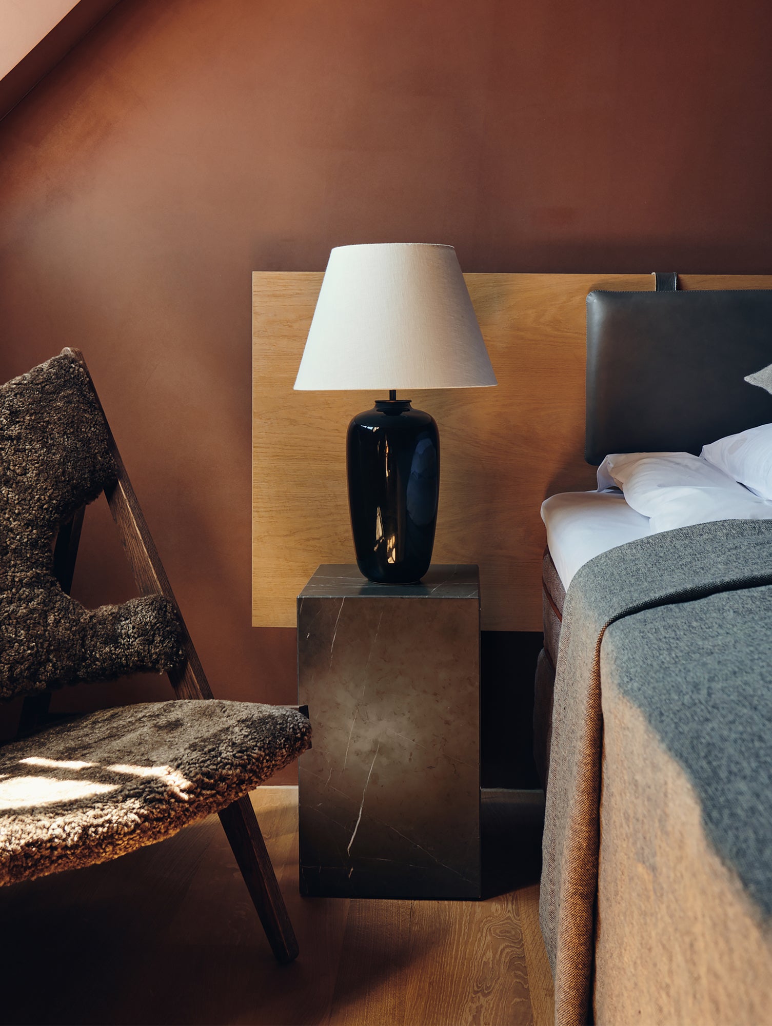 Plinth Tall - Grey Kendzo Marble - Menu