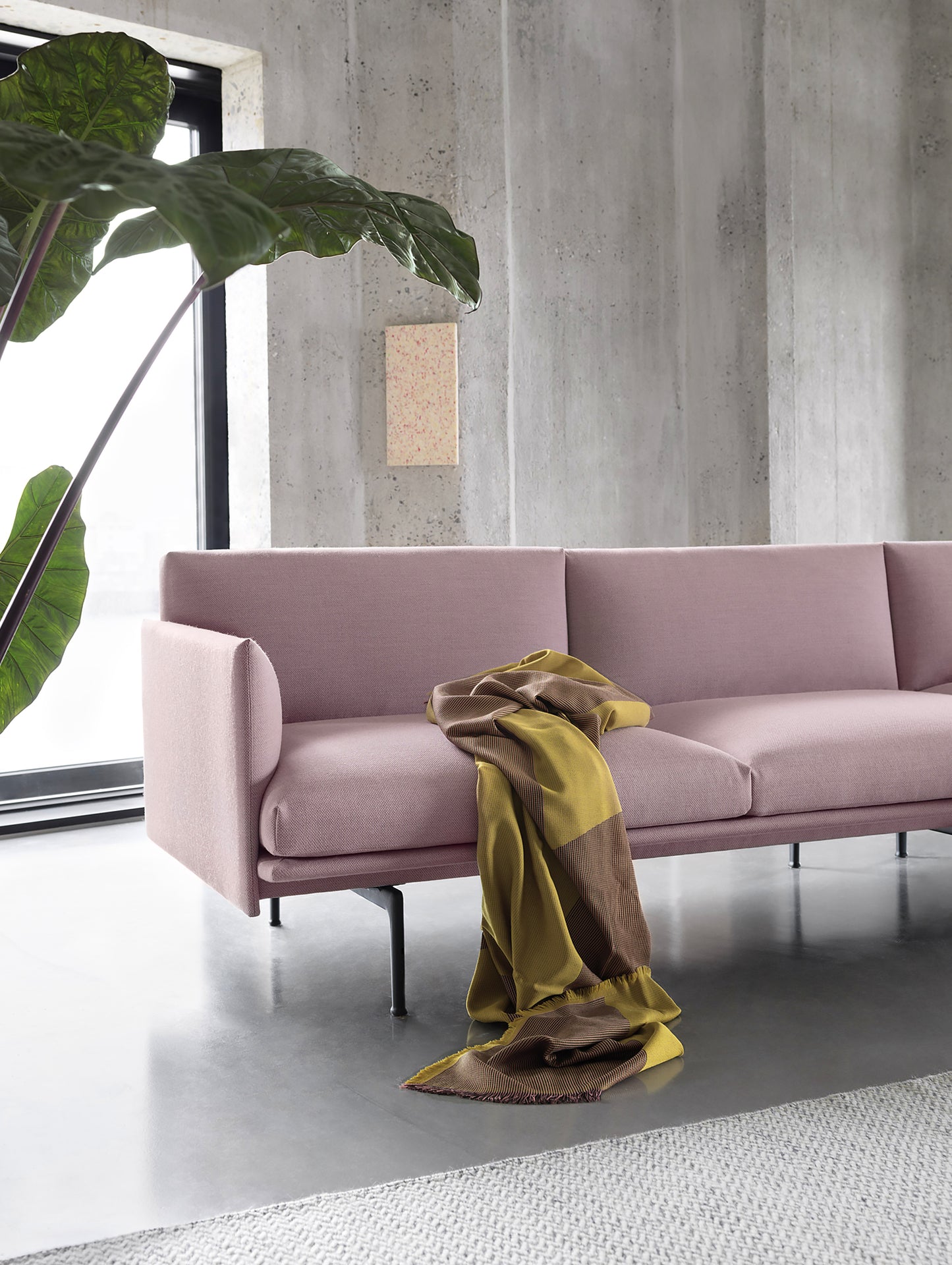 Outline Chaise Longue Sofa