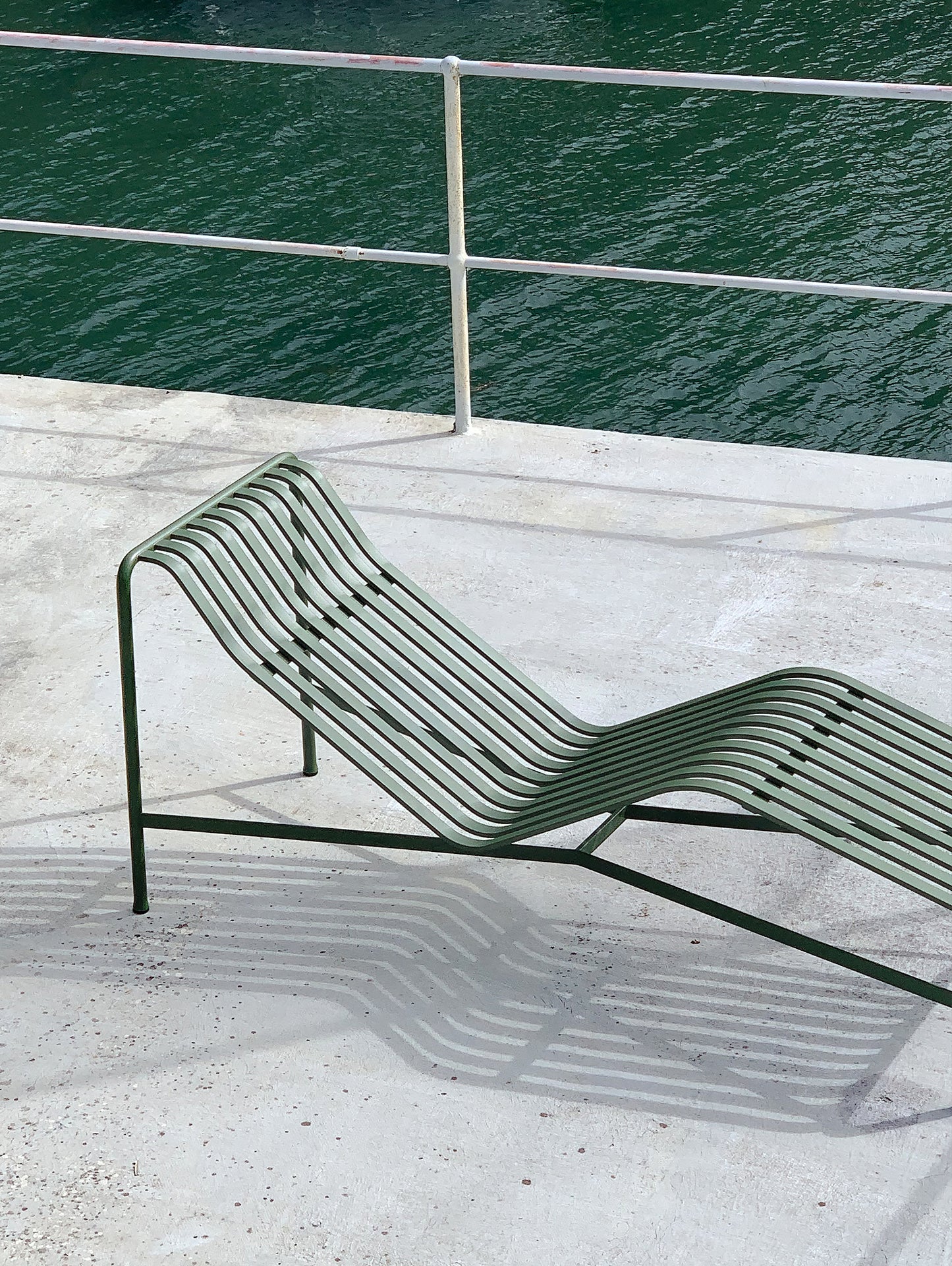 HAY Palissade Chaise Longue in Olive