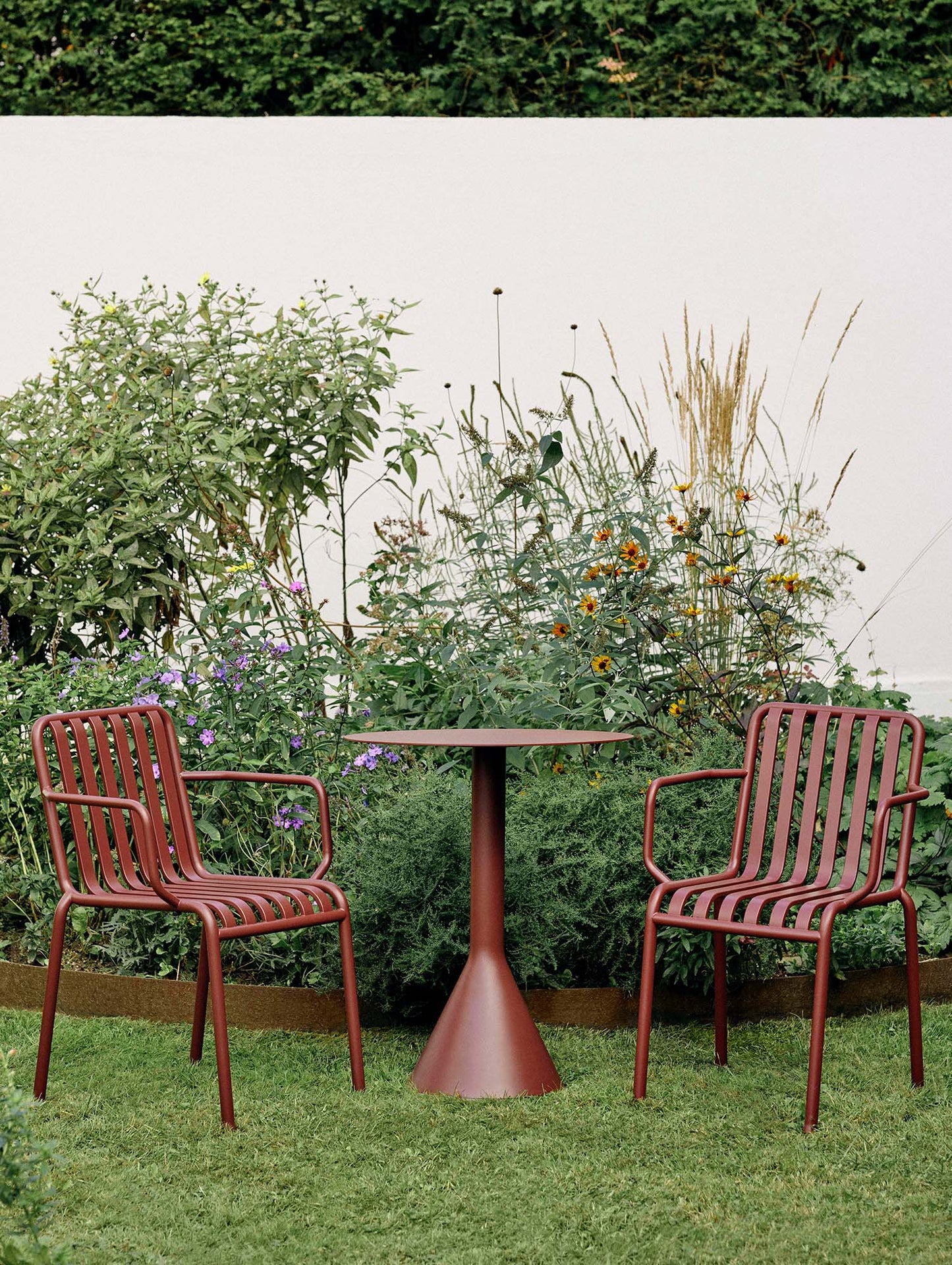 Round 70 cm Iron Red Palissade Cone Table by HAY