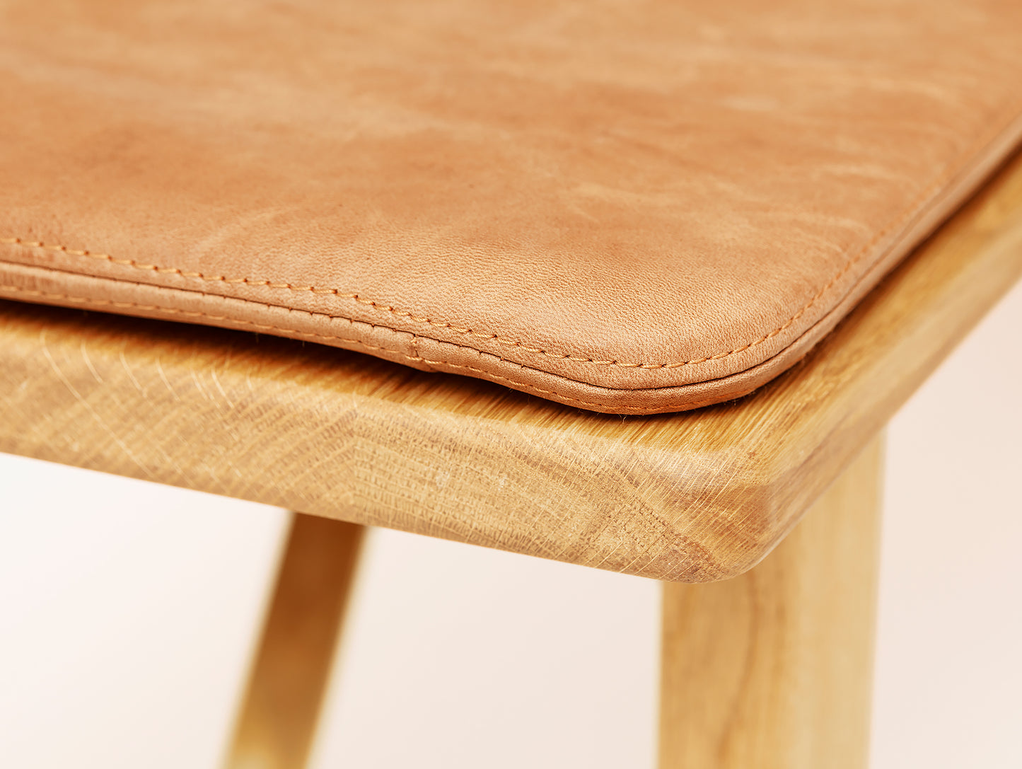 Position Bench, Leather Cushion - Oiled Oak - Form & Refine